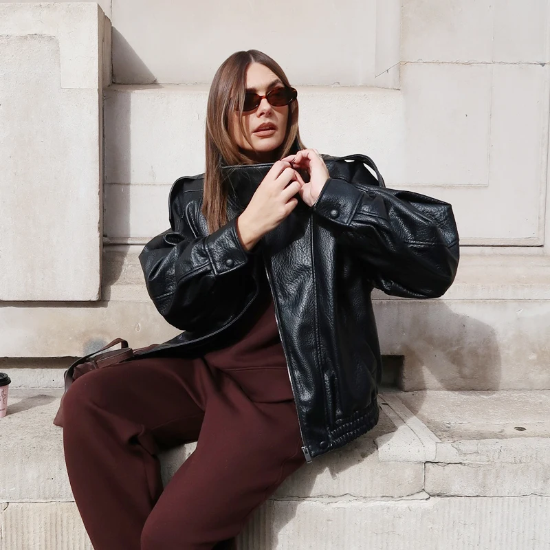 Giacca da donna in ecopelle con cerniera Giacca nera da mezza stagione 2025 Cappotto autunnale Colletto alla coreana da strada Capispalla da locomotiva da donna