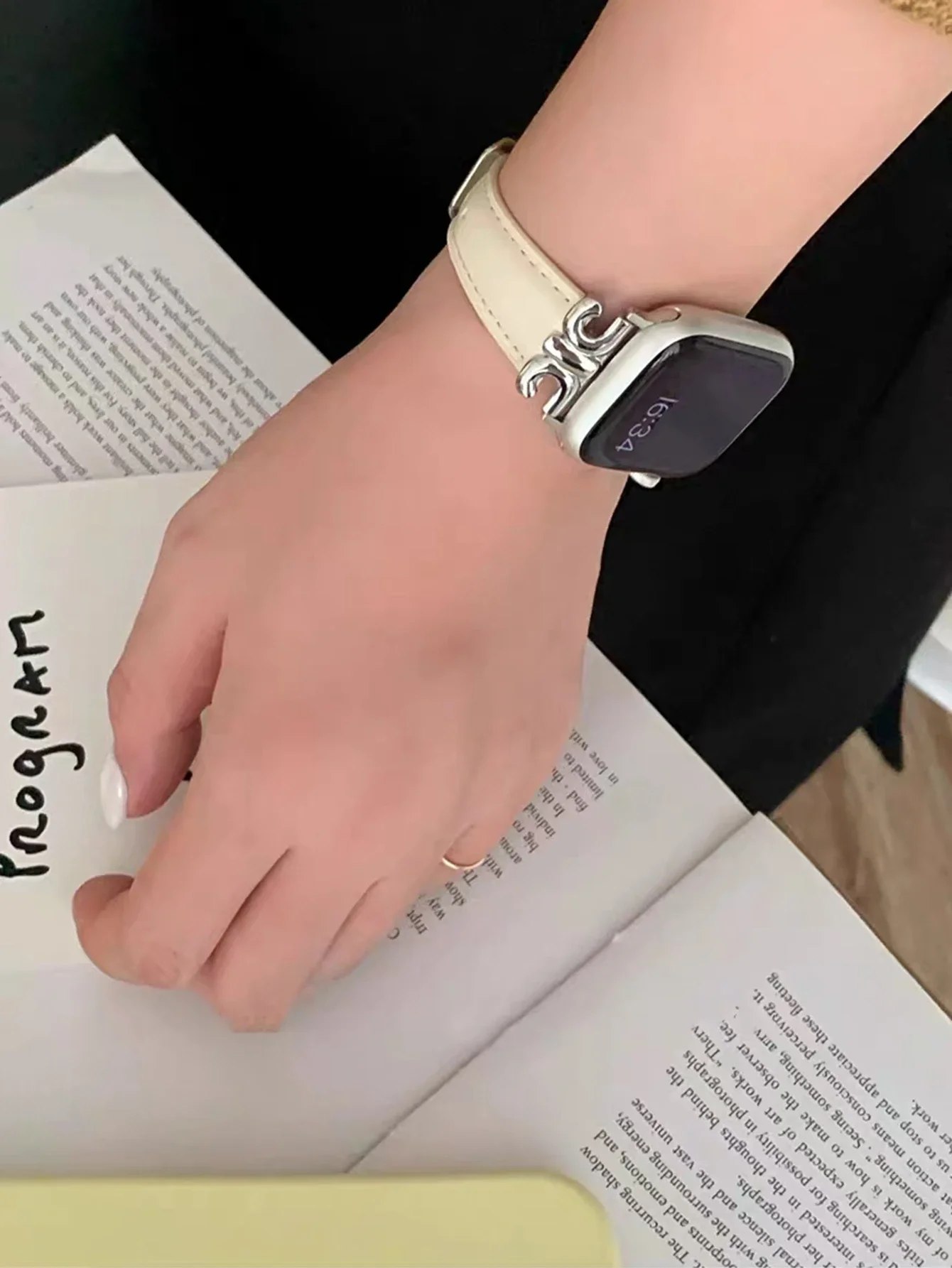 Bonita correa de cuero para Apple Watch band mujer Series Ultra 10/9/8/7/6/5/4/3/2/1 38mm 40mm 41mm 42mm 44mm 45mm 46mm Correa