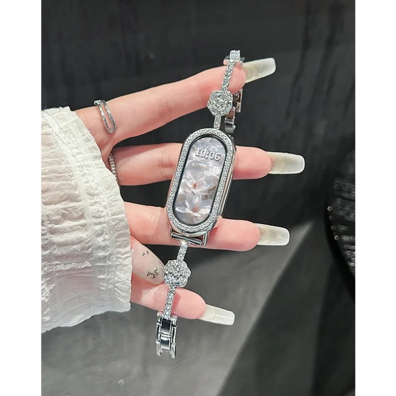 

Diamond studded rose bracelet is suitable for Xiaomi Band 8Pro/9Pro，For Mi band 3/4/5/6/7，8/8NFC/9/9NFC/10/10NFC，For Redmi Watch