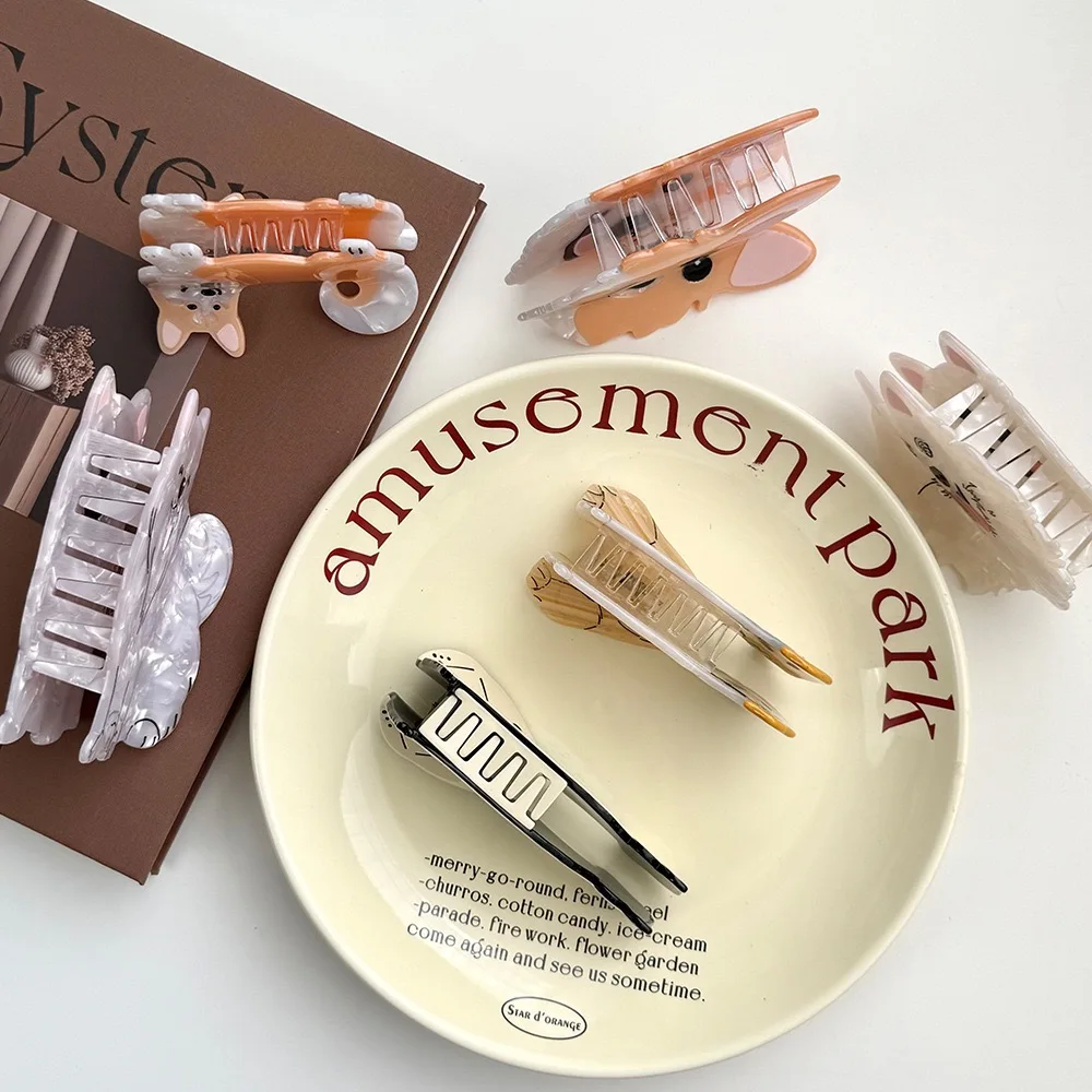 مقاطع شعر مخلب الكلب. أسلوب عائلي صيفي فريد وكاجوال. خلات، صناعة يدوية. جودة عالية. الموضة العصرية.