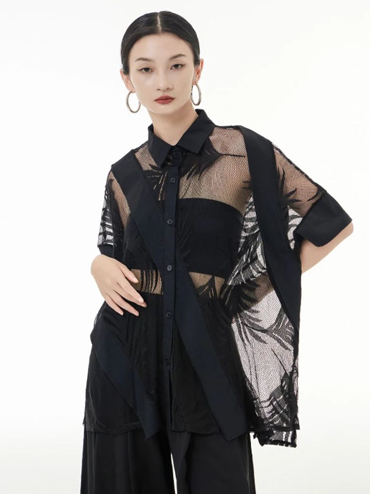 [EAM] Women Black Lace Perspective Big Size Blouse New Lapel Half Sleeve Loose Fit Shirt Fashion Tide Spring Summer 2024 1DF0053