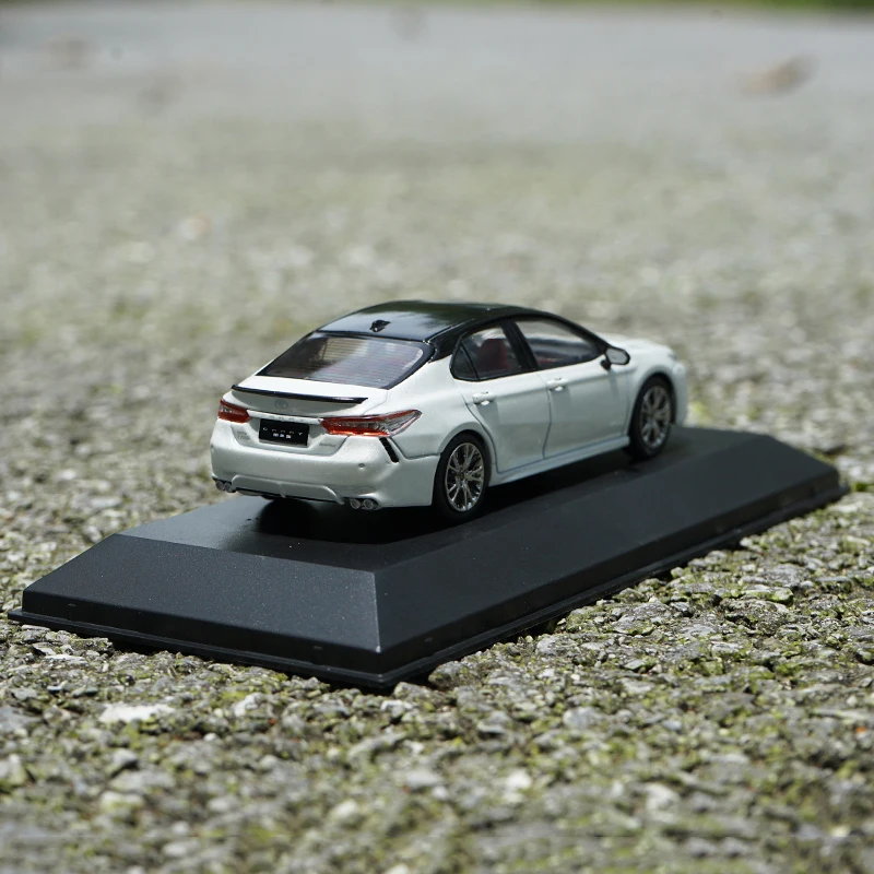 1:43 Toyota 8th CAMRY Alloy Model Car Static high simulation Metal Model Vehicles scatola originale per la raccolta dei regali