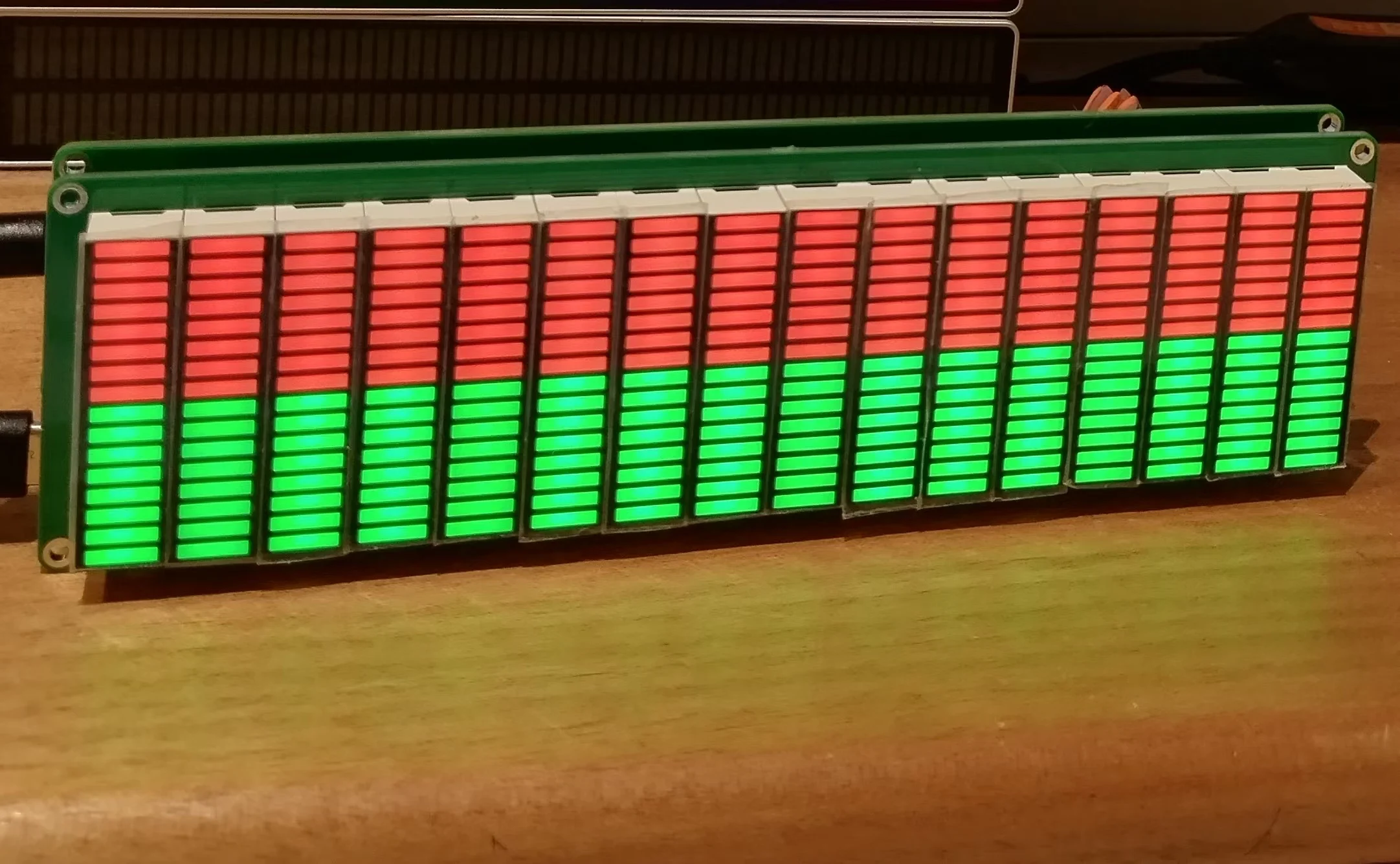 LINK1 AK1616 16 Level LED indicator Audio Music spectrum VU Meter Stereo Amplifier Board Adjustable light Speed Board