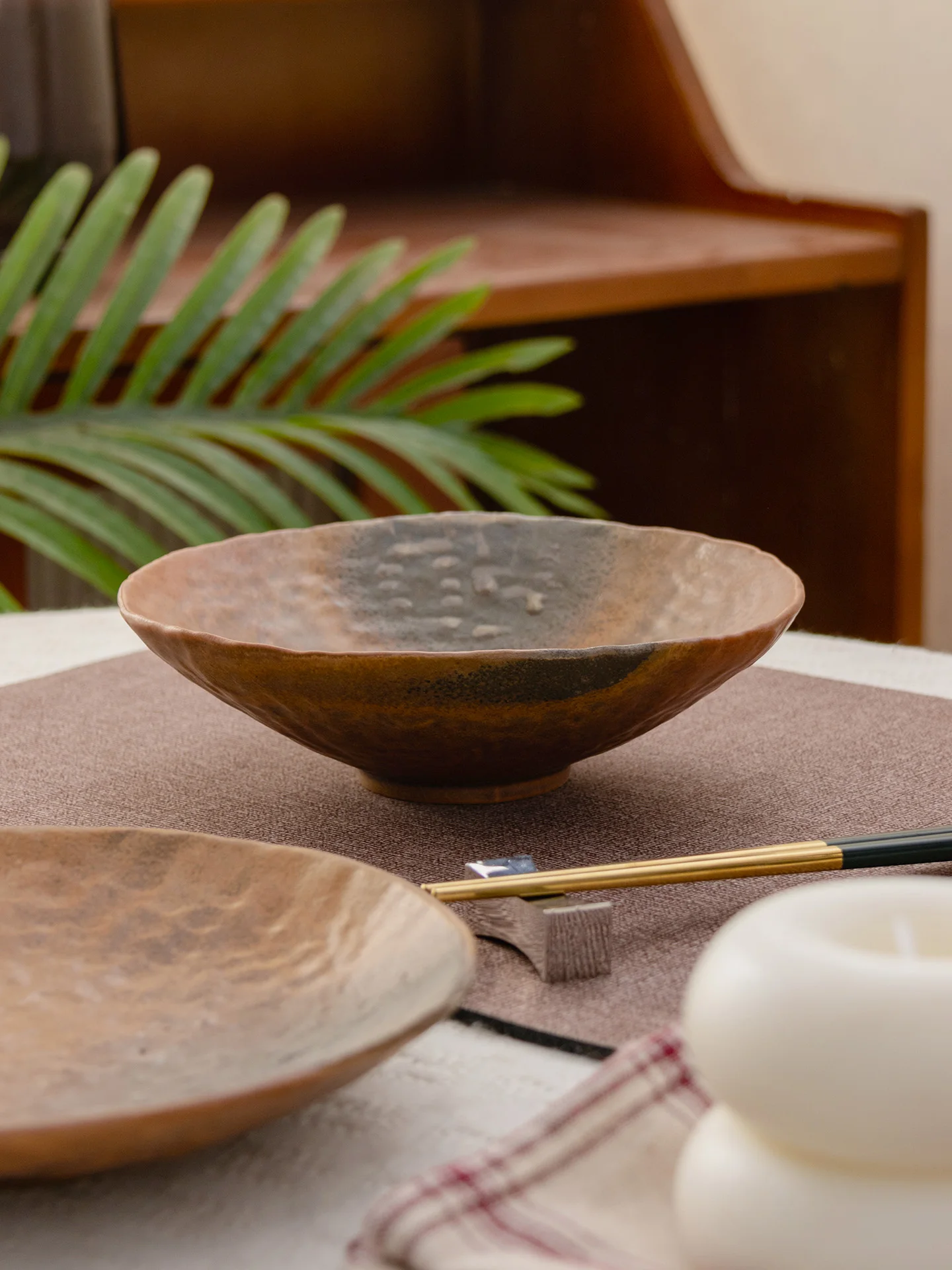 assiette-retro-faite-a-la-main-en-ceramique-Epaisse-mate-ronde-et-profonde-style-japonais-pour-restaurant-et-hotel-reparation-or-shabu