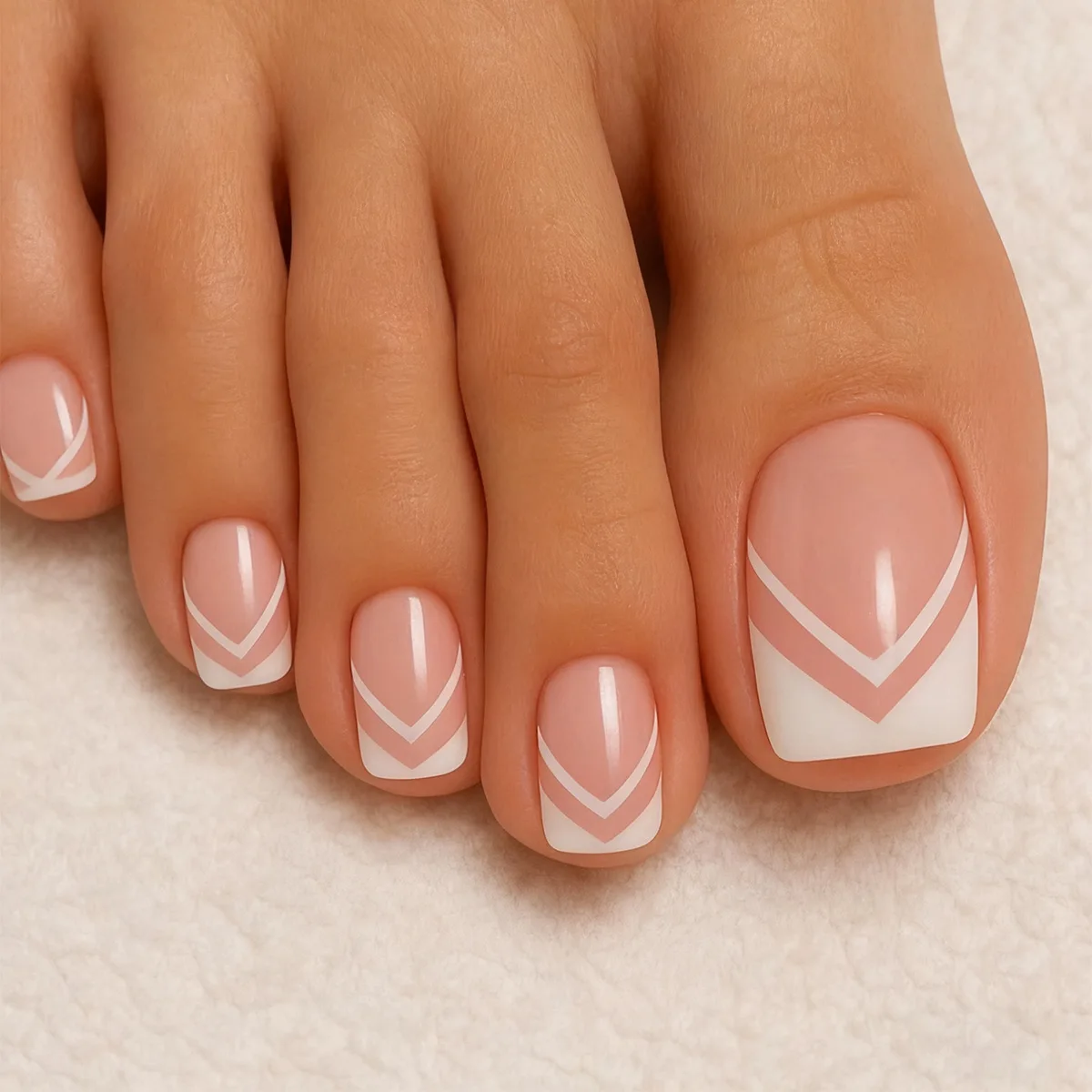 24pcs Glossy French False Toe Nail INS Simple White Edge Press on Toe Nails Tips for Summer Beach Daily Wearable Fake Toenails view 3