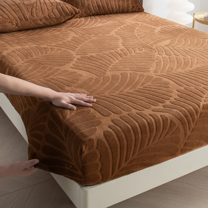 

2025 New Model 220-gram Milk Wool Large Leaf Single Bed Hat 360-degree Thick and Warm Mattress Cover for Autumn and Winter