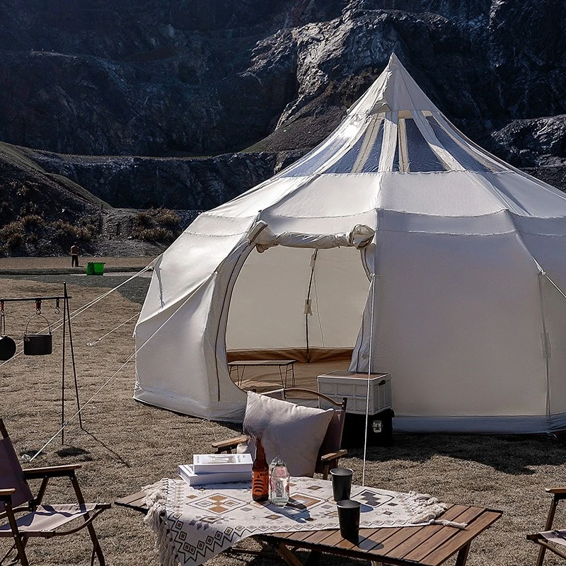 Camping tents, large group campsites, round transparent roofs, thickened four-season tower tents