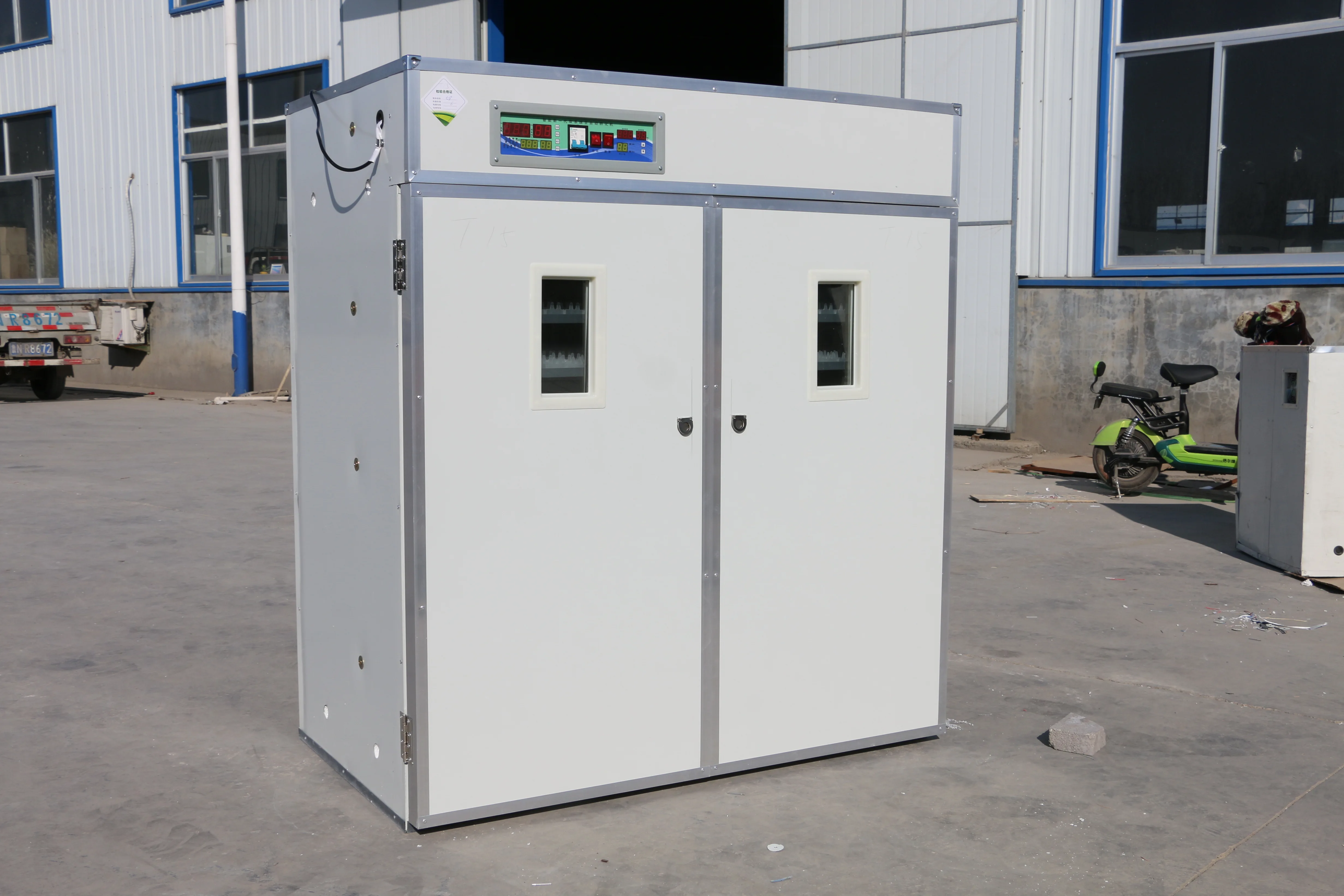 Industrial Incubateur Automatic Setting 2000 Chicken Eggs 1500 Duck Egg 5000 Quail Eggs Incubator HJ-I12 view 4