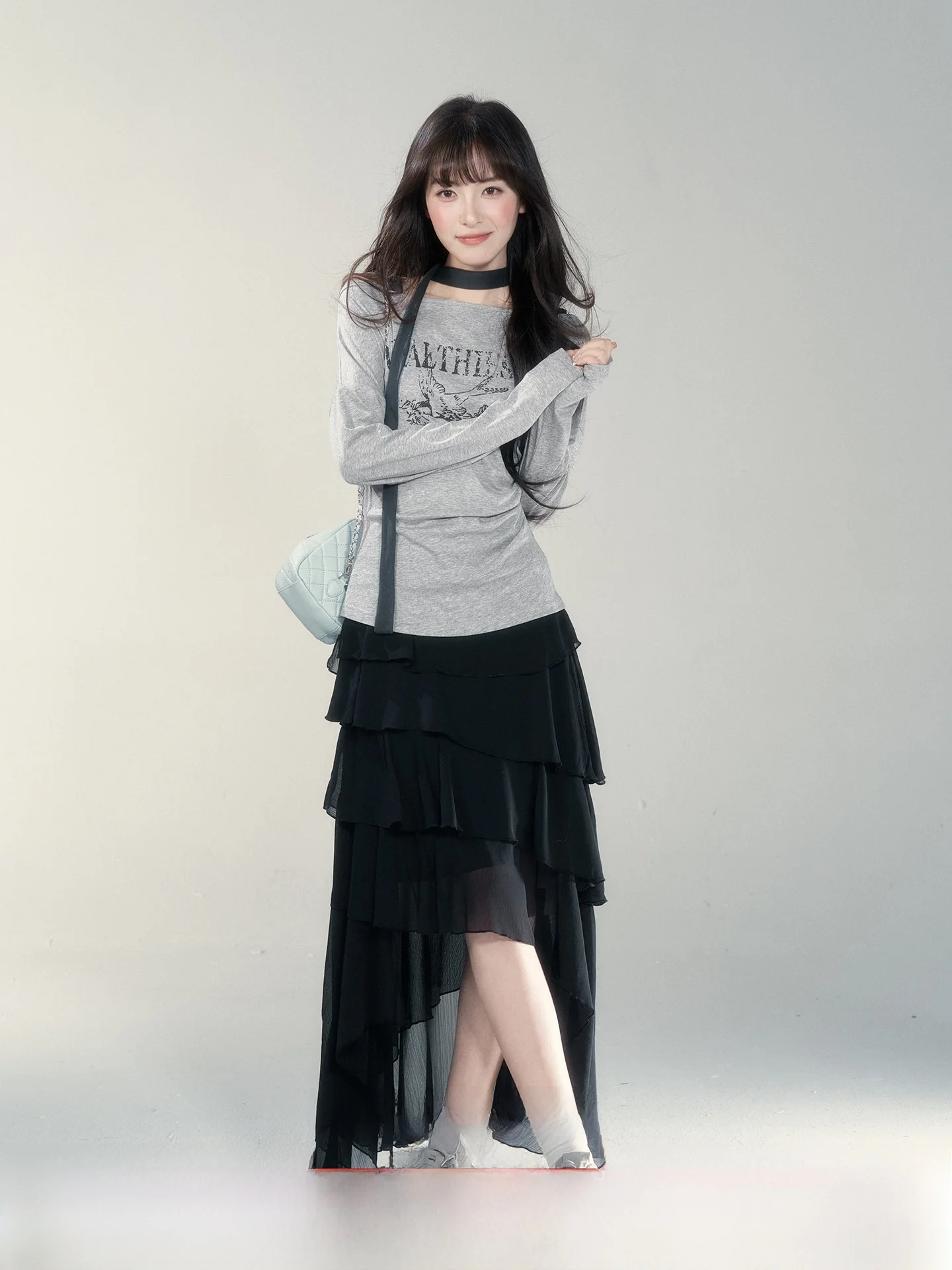 

Черная асимметричная юбка А-силуэта с высокой талией для женщин, весна 2026, новая модель, корейская версия, для повседневной носки, цвет «Маленькие дикие ягоды»