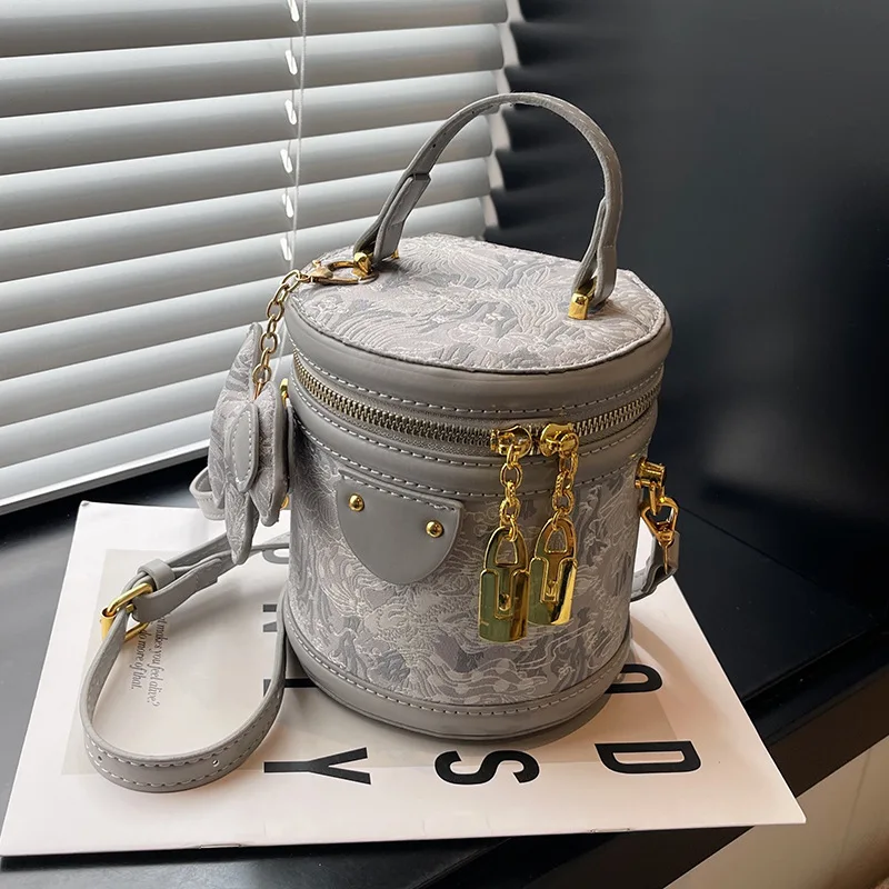 

This Year's Popular Mini Bag Women's Bag 2025 New Niche Design Messenger Bag Internet Celebrity Popular Portable Bucket Bag