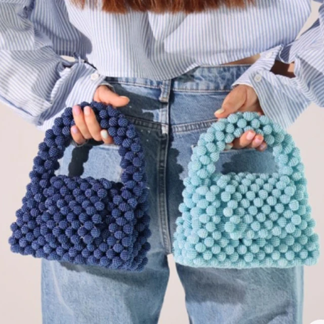 Modna letnia torebka damska z koralikami New Ins Solid Color Handmade Woven Flap Acrylic Ladies Handbag Dostosowana kobieta projektant