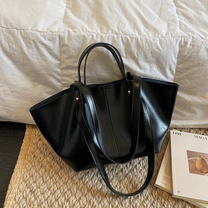 

Глянцевая большая вместительная сумка на плечо с крыльями, женская сумка-тоут с открытым верхом и клецками, складная повседневная сумка-ведро в стиле ретро для покупок, путешествий