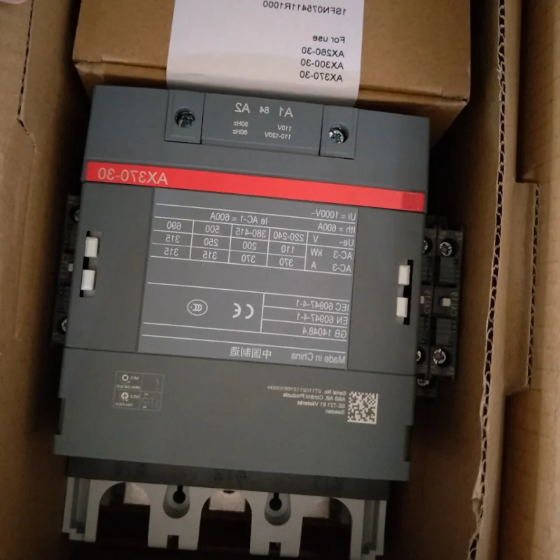

Brand New Original Contactor AX370-30-11 220AC 370A 1 Open 1 Close Auxiliary Contact 10139740