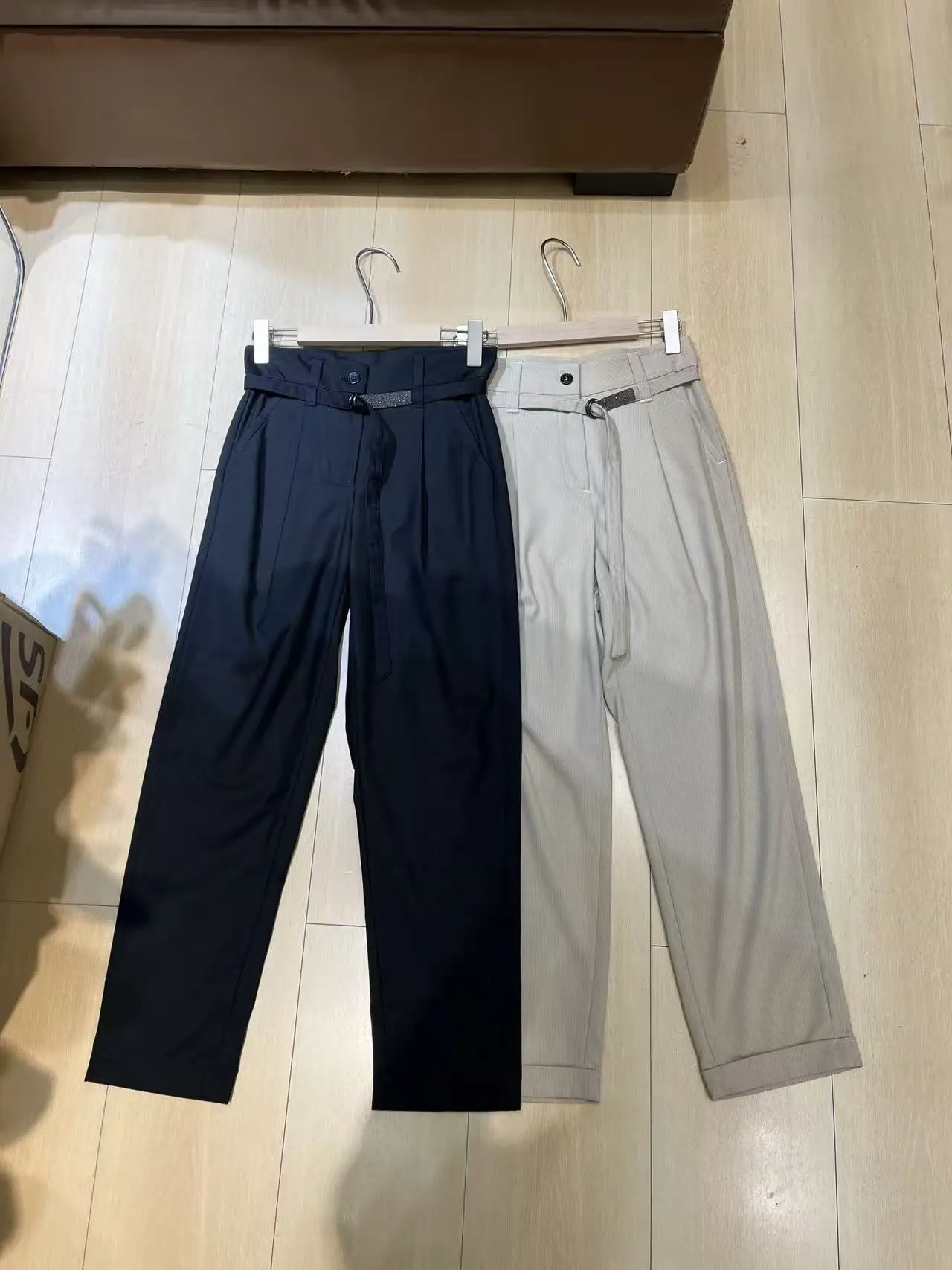 Women's early spring casual belted pants
