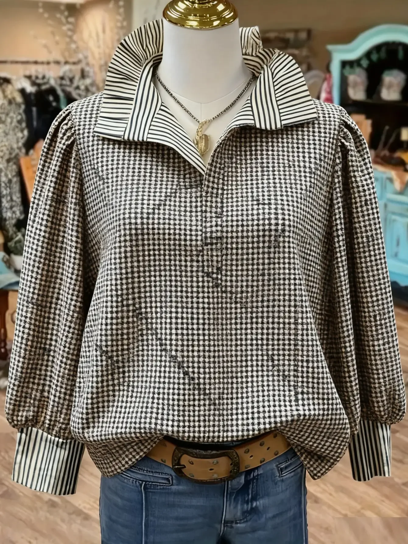 Women's striped personalized fashion shirt, multi-color striped collar, Plain checkered shirt for women