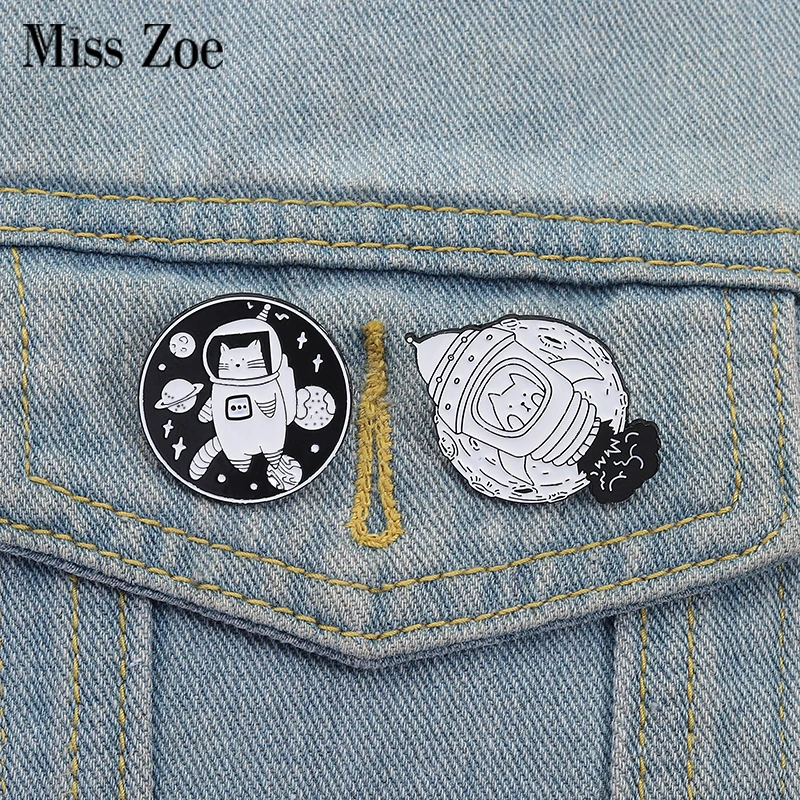 Katze Astronaut Emaille Pins Benutzerdefinierte Kosmos Raumschiff Broschen Revers Abzeichen Kleidung Tier Schmuck Geschenk für Kinder Freunde