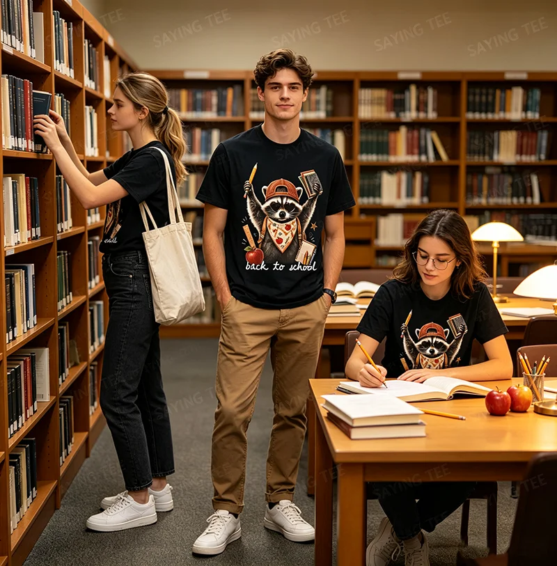 Lustiges T-Shirt für Lehrer der vierten und sechsten Klasse mit wildem Waschbären zum Schulanfang, Y2k-Schulkleidung, niedliche Kleidung für Schüler und Lehrer zum ersten Schultag – Detail 3