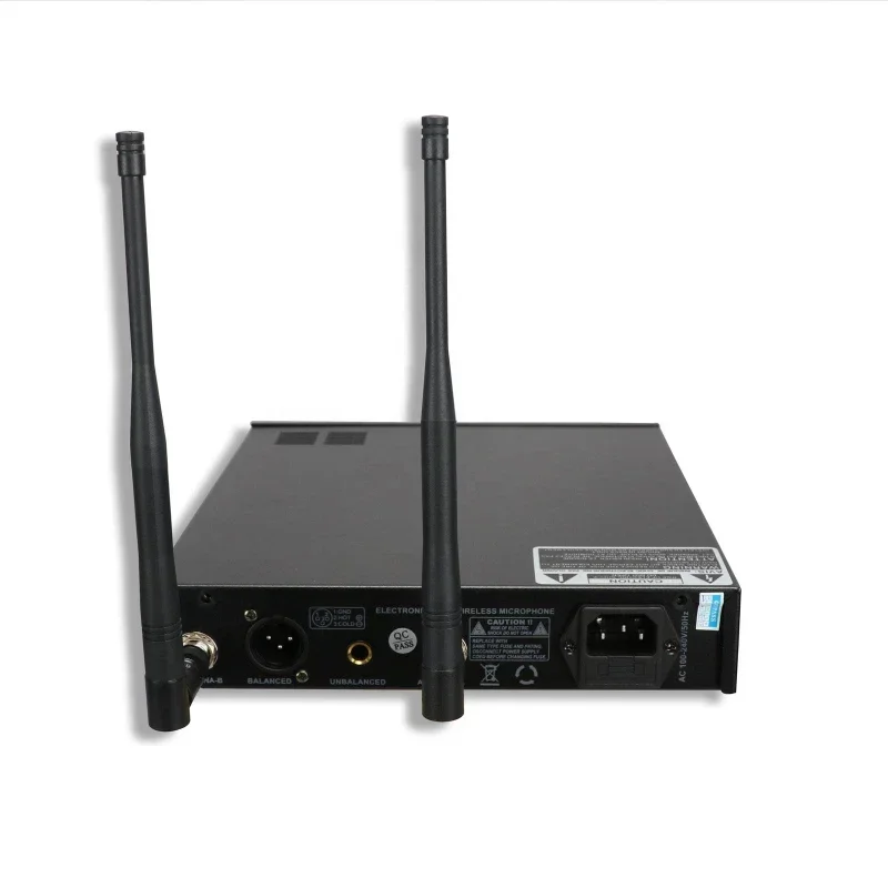 ไมโครโฟนไร้สายแบบช่องเดียว QS-10a ราคาประหยัด ระบบกระจายสัญญาณแบบ True Diversity สำหรับการร้องเพลง