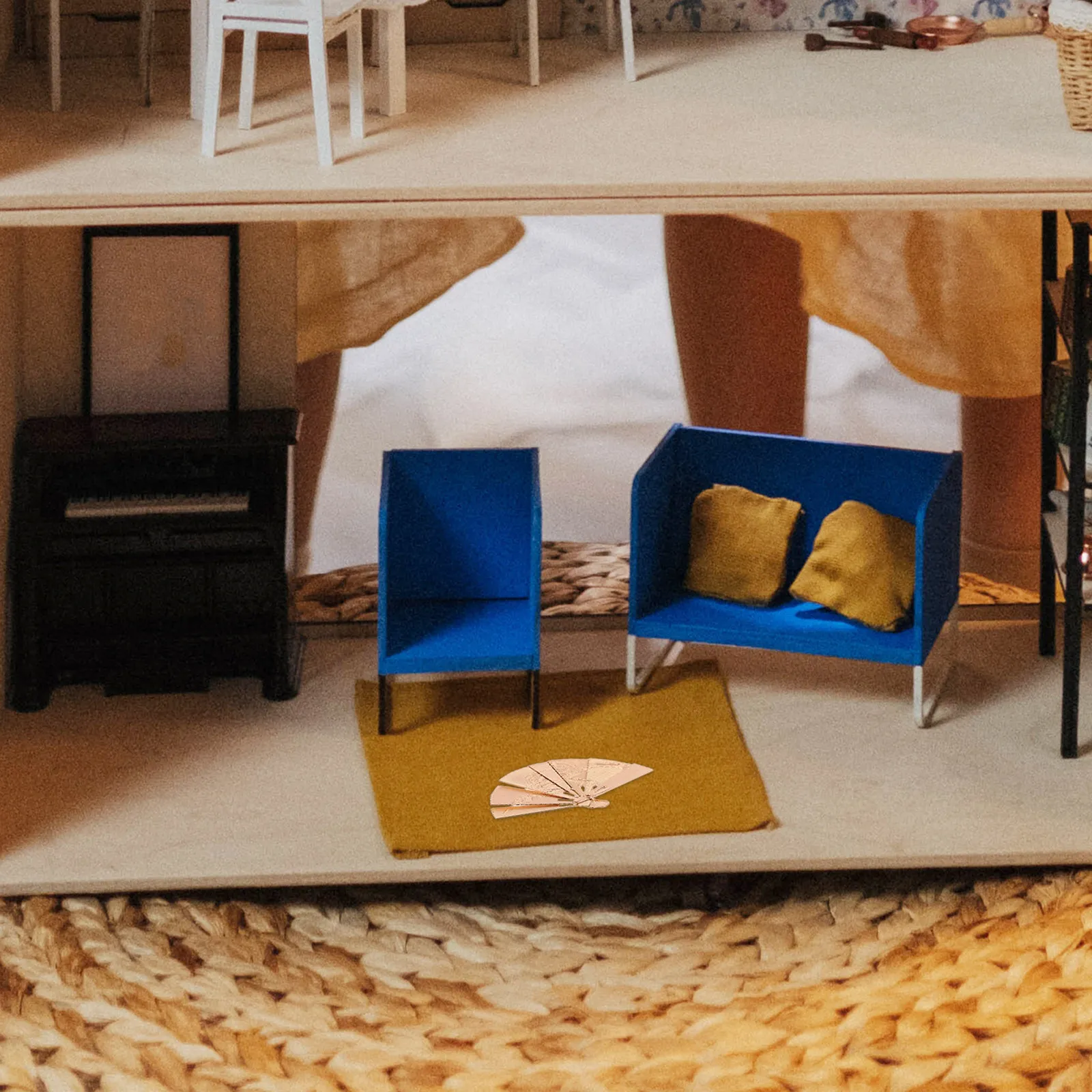 

Miniature Alloy Hand Fan Folding Design Vintage Style Mini Hand Fan for Dollhouse Decor Miniature Accessories Dollhouse Decor