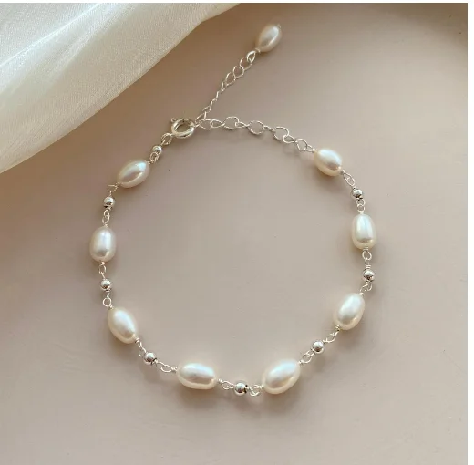 Fashion Trendy Hand Bracelet Stylish Wrist Accessory for Trendsetters