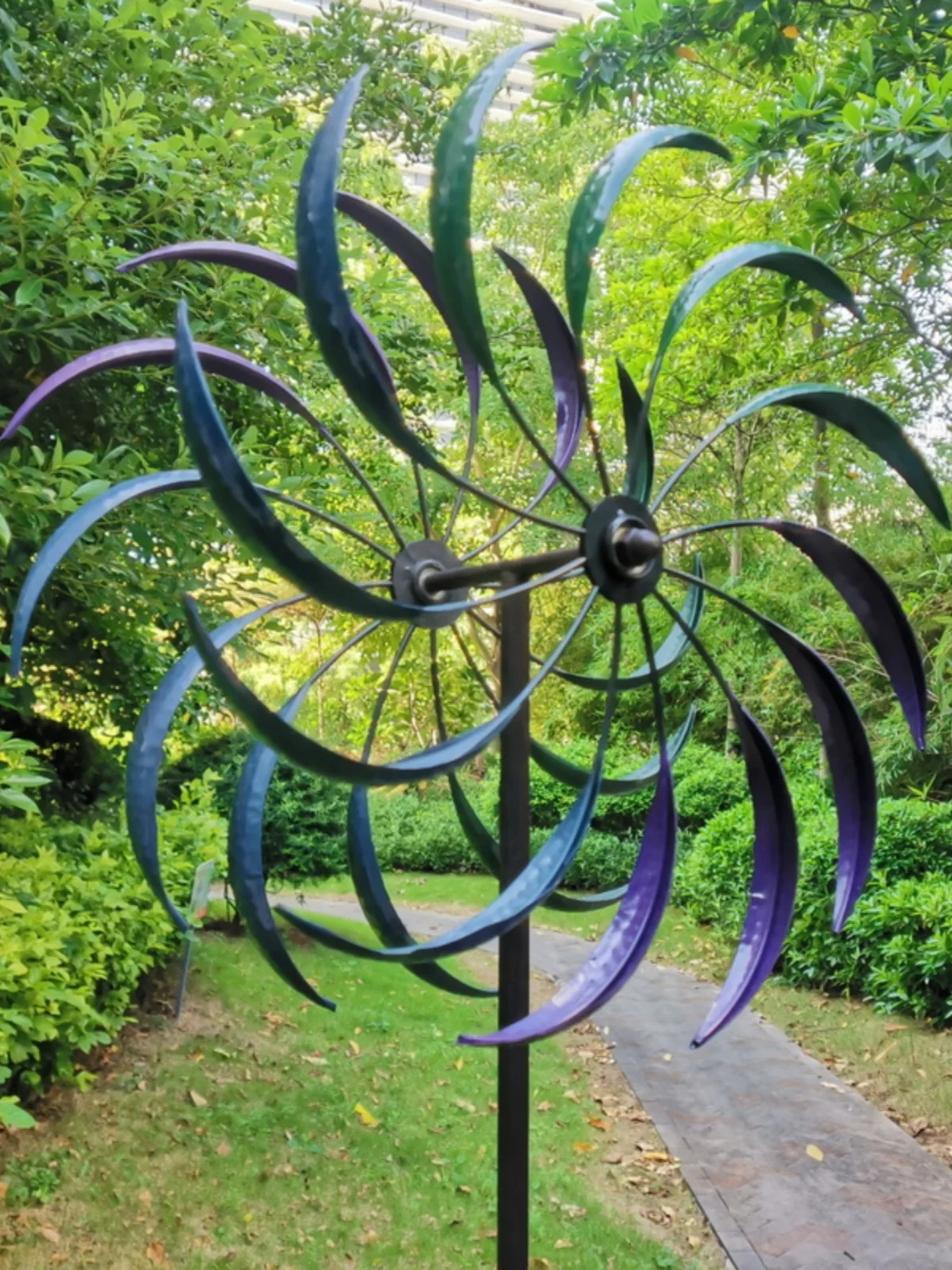 Outdoor Garten Metall Windmühle Dekoration Rotierenden Doppelseitige Stehende Eisen Kunst Ornament Einfache Sle für Courard Laca