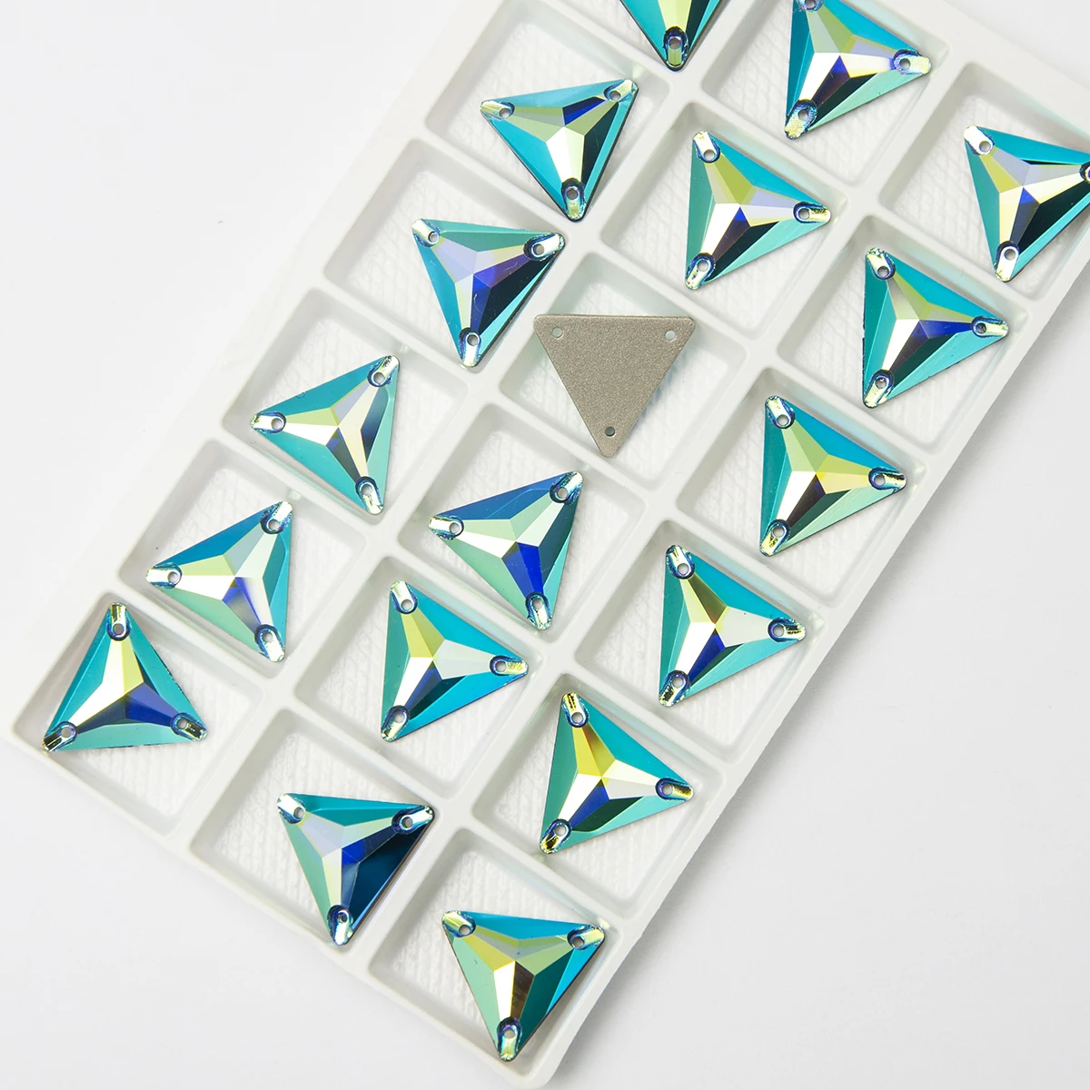 Mehrfarbige AB-Effekt Dreieckige Strasssteine Glitzernde Aufnähbare Glaskristalle für DIY-Kleidungsstücke, Handarbeiten, Dekorationen und Nähzubehör – Detail 11