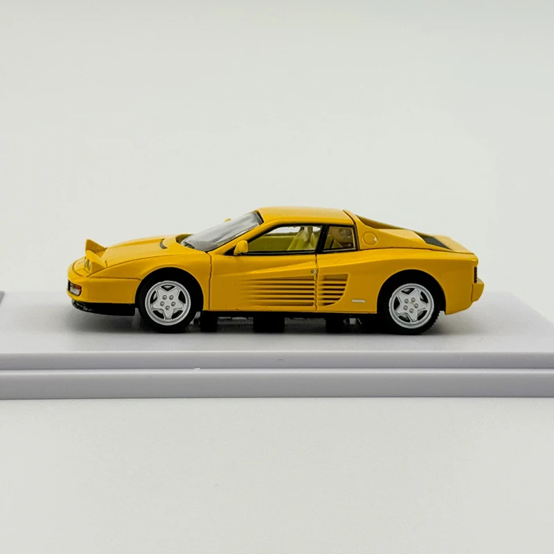 Diecast 1/64 Scale Ferrari Testarossa F110 Sport Car Model Simulation Alloy Openable Cover Car Model Classic Collection Ornament