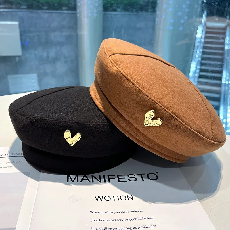 

Thickened Love Metal Logo Beret Vintage Solid Color Women's Slouchy Hat for Autumn Spring Face Slimming Casual Fashion