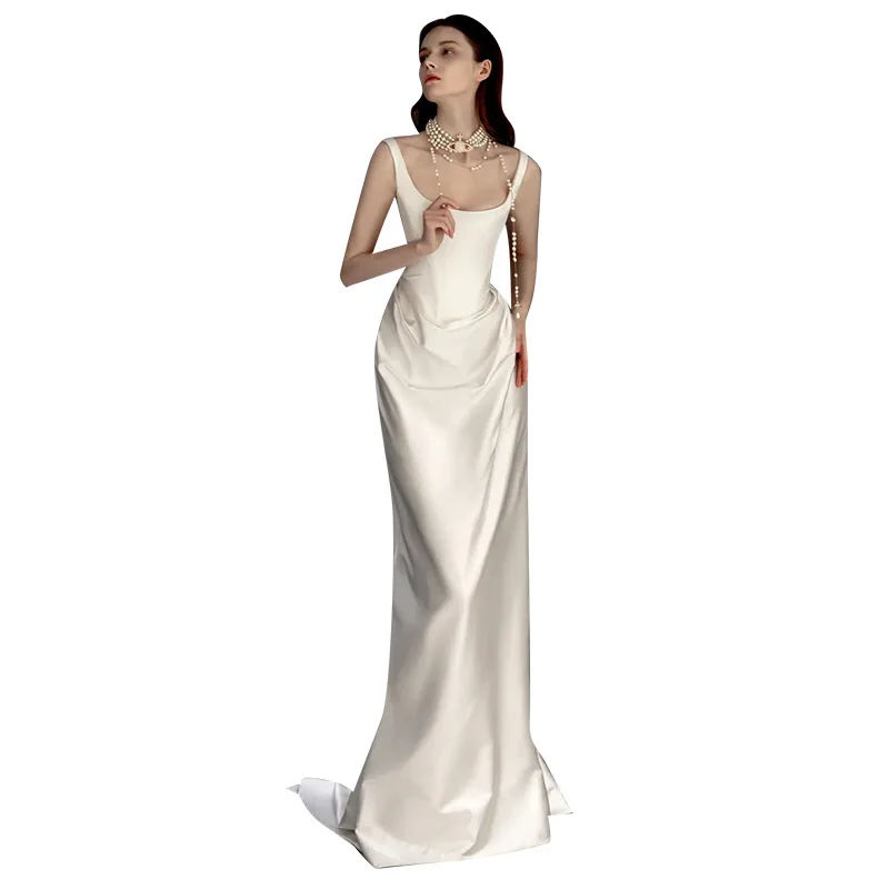 Elegant White Satin Evening Dresses Ivory Pleated Scoop Neck Square Strap Chapel Train for Beach Party Slim Long Bride Gowns