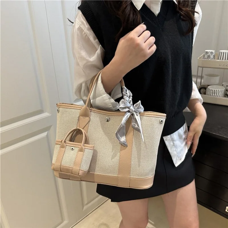 

Женская сумка-мессенджер из кожи с узором лилии, элегантная, элитная, прочная, современный стиль ​