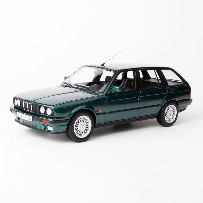 

1:18 Scale 325i Touring Collection Alloy Car Model Souvenir Ornaments