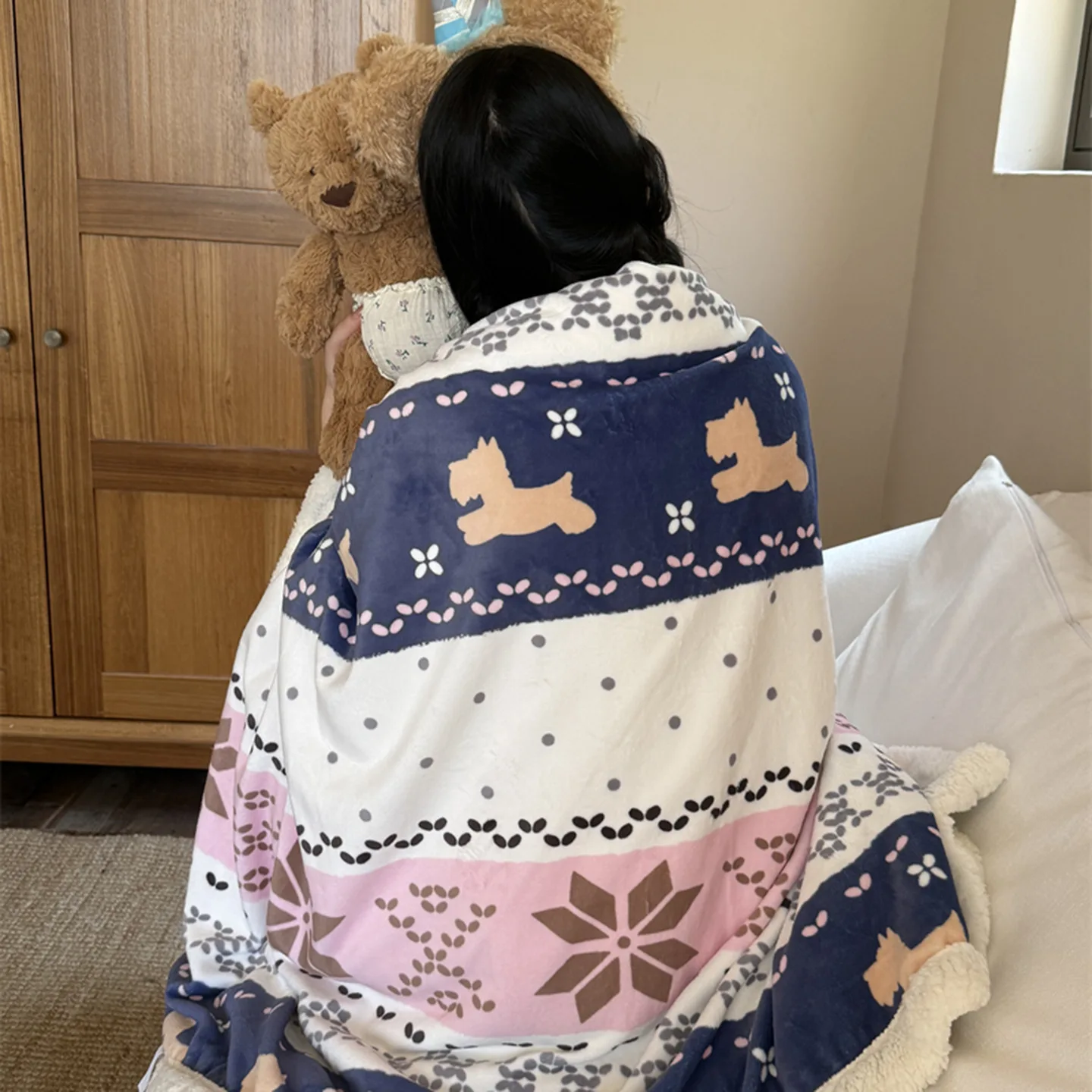Thickened Lamb Fleece Blanket Office Nap Winter Shawl Blanket Coral Fleece Air Conditioner Sofa Cover Blanket for Kindergarten