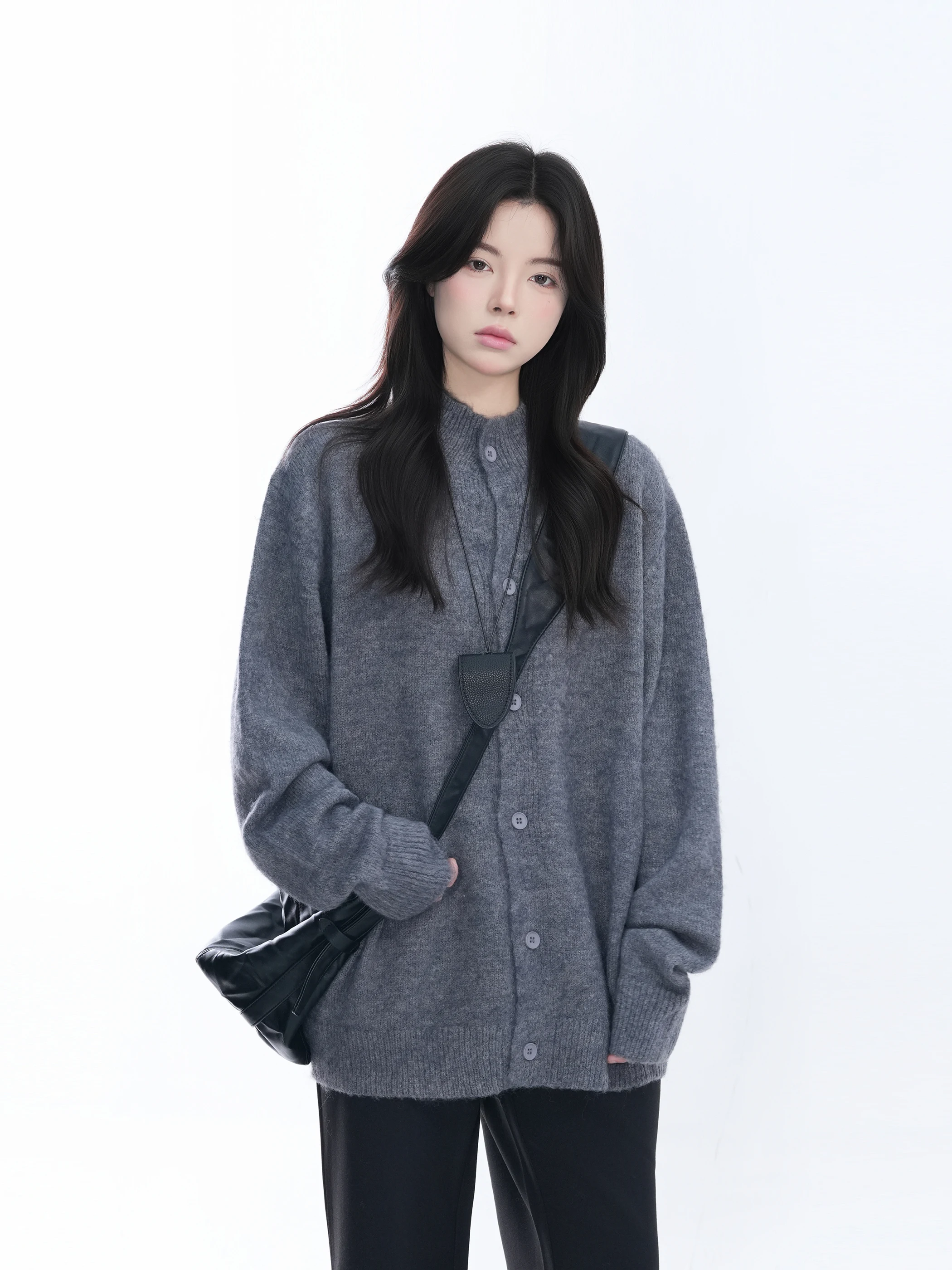 

Вязаный женский кардиган в американском ретро-стиле, свободного кроя, с длинными рукавами, круглым вырезом и пуговицами, модный, очень комфортный.