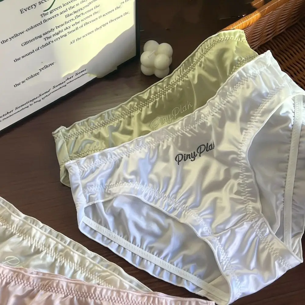 

Sweet Crystal Letter Ruffle Satin Panties Underwear Seamless Rhinestone Briefs Mid Waist Ice Silk Women's Underpants Girl