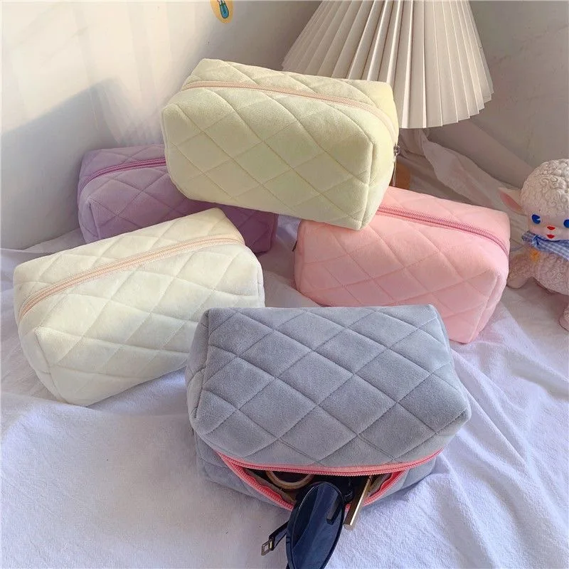 Cute Plush Makeup Bag for Women Portable Travel Small Cosmetic Bags Solid Color Zipper Toiletry Bag Washing Pouch Storage Bags