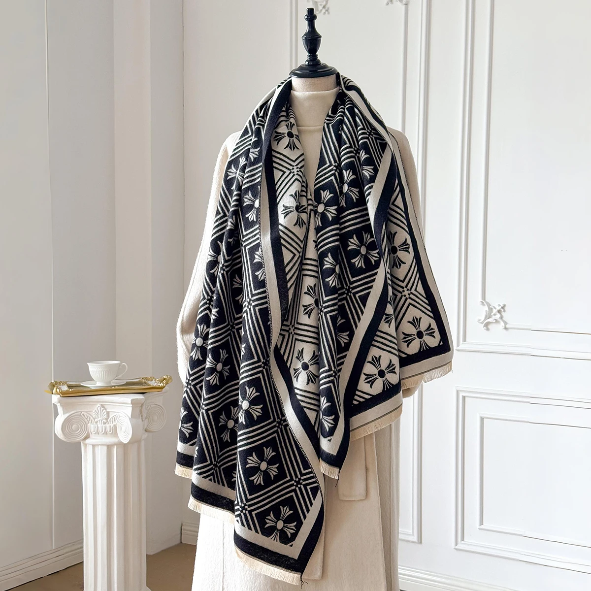 

Женский роскошный зимний теплый шарф из искусственного кашемира в полоску с узором 2025 года — шаль из пашмины и палантин-пончо для путешествий в стиле одеяла