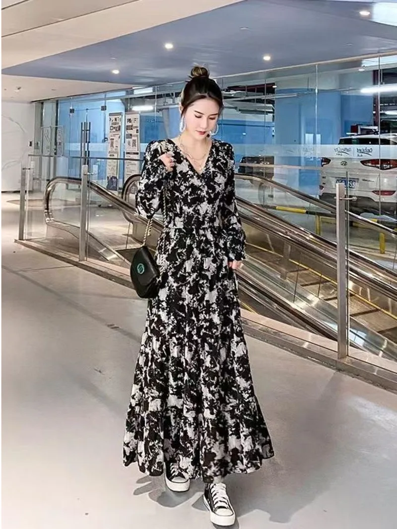 Long sleeved dress for women loose fitting and slimming autumn and winter floral dress oversized and chubby French kikyo QWW9