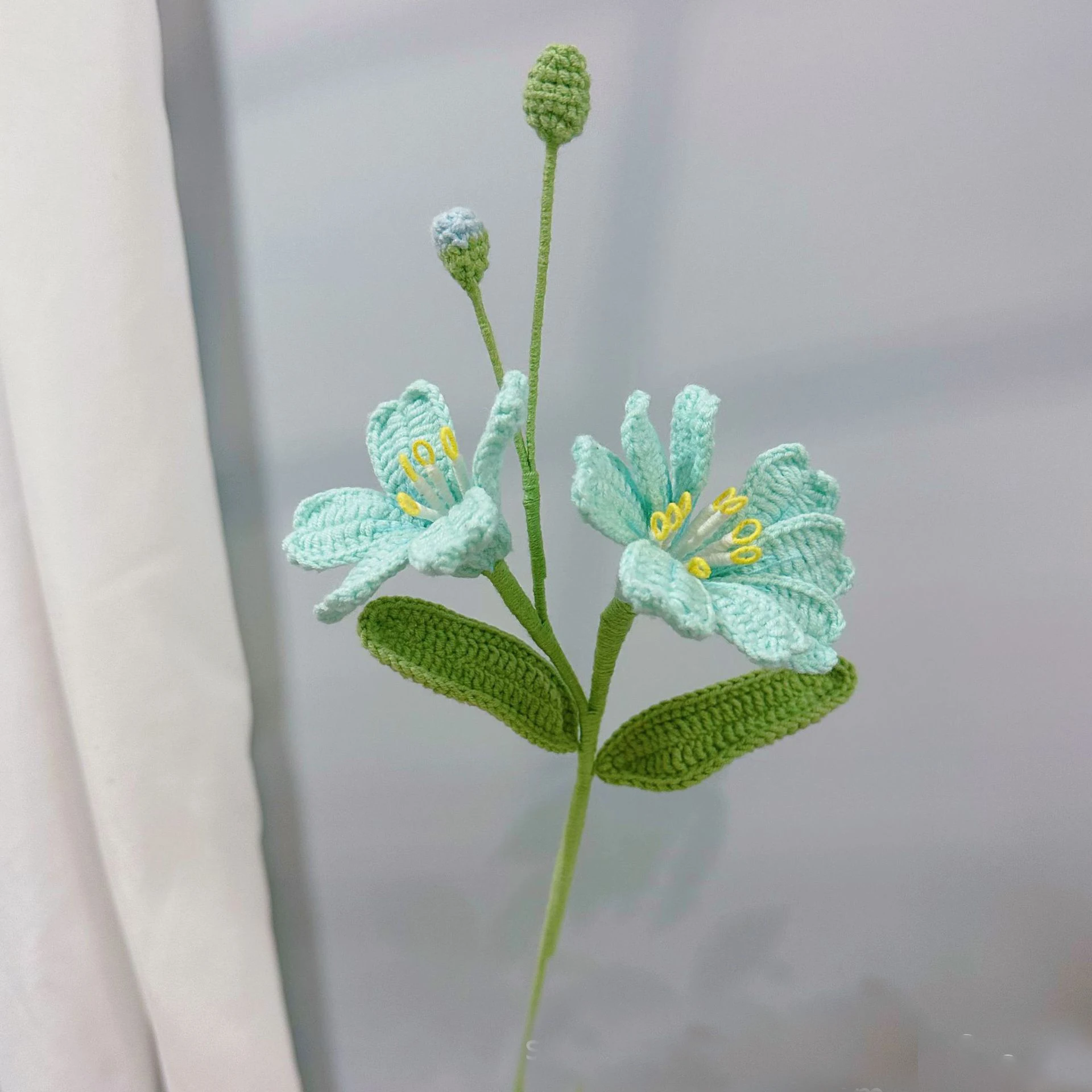 Gehäkelte Blumenäste, handgestrickter Blumenstrauß, kreative künstliche Blumen, Dekoration für Hochzeitsräume, ein schönes Geschenk. – Detail 5
