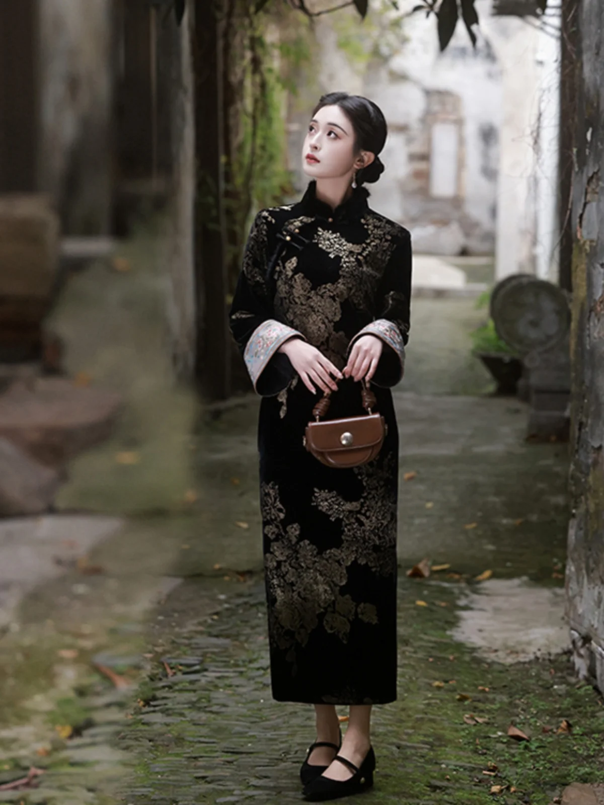 

Новое зимнее женское модное платье-ципао из шелкового бархата, утепленное, скрывающее недостатки фигуры, высококачественное, черное, в ретро-китайском стиле