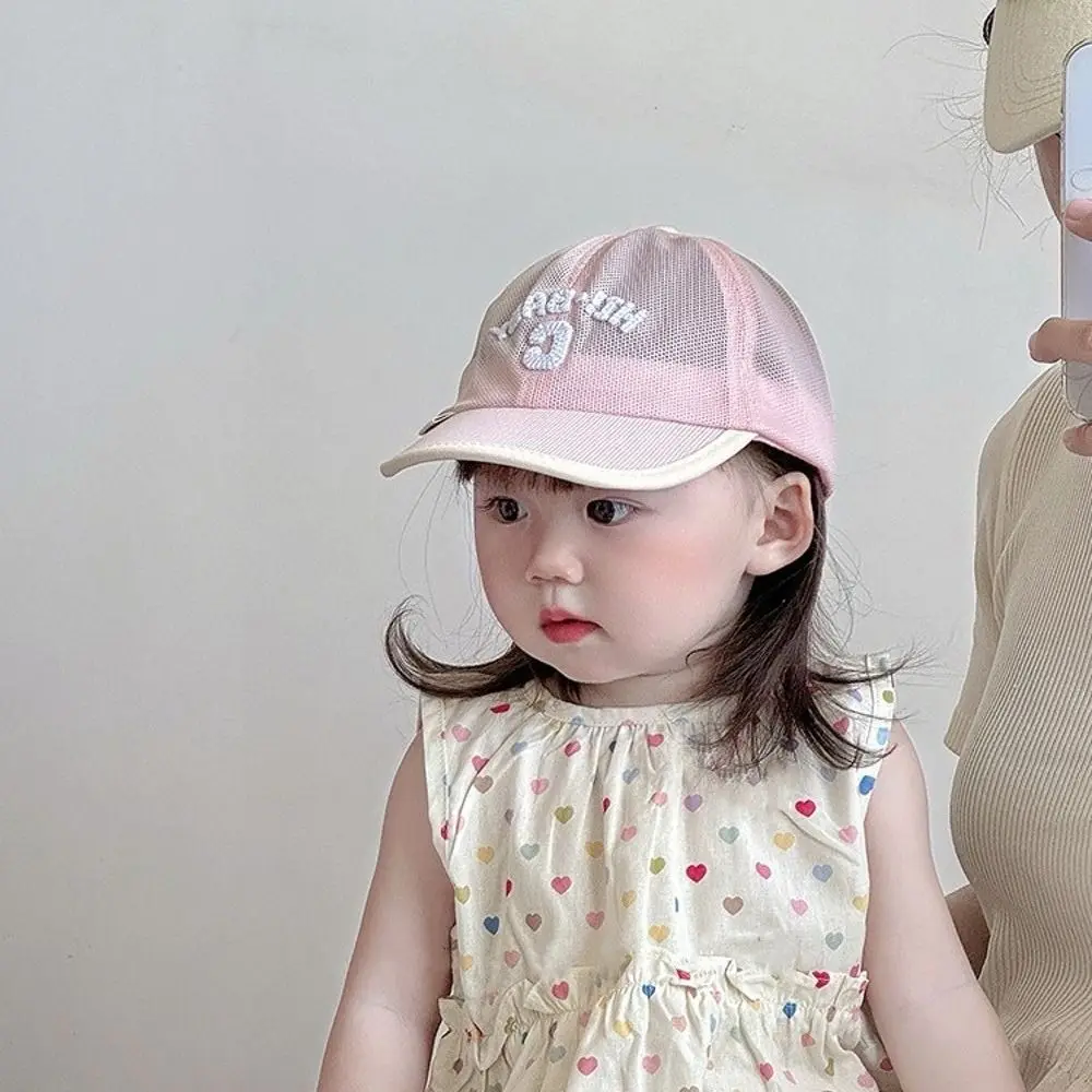 

Simple Korean Baby Baseball Cap Letter C Summer Children Peaked Hat Embroidered Mesh Sports Visot Cap Toddler