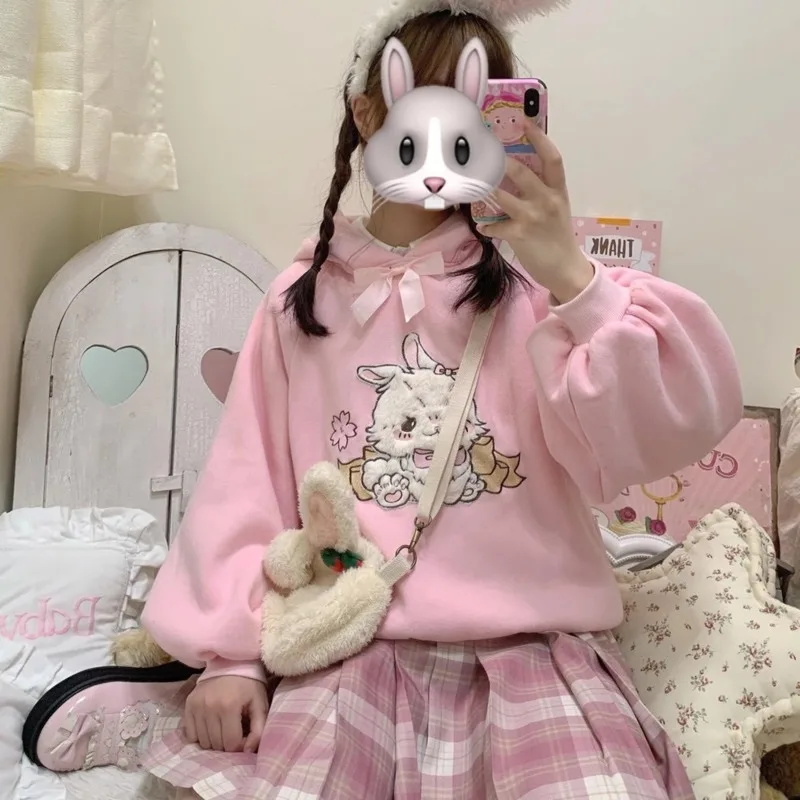 Jesienna kreskówka śliczna japońska Lolita dziewczęce różowe bluzy z kapturem Kawaii Sakura królik futrzane haftowana bluza pulower w stylu Harajuku