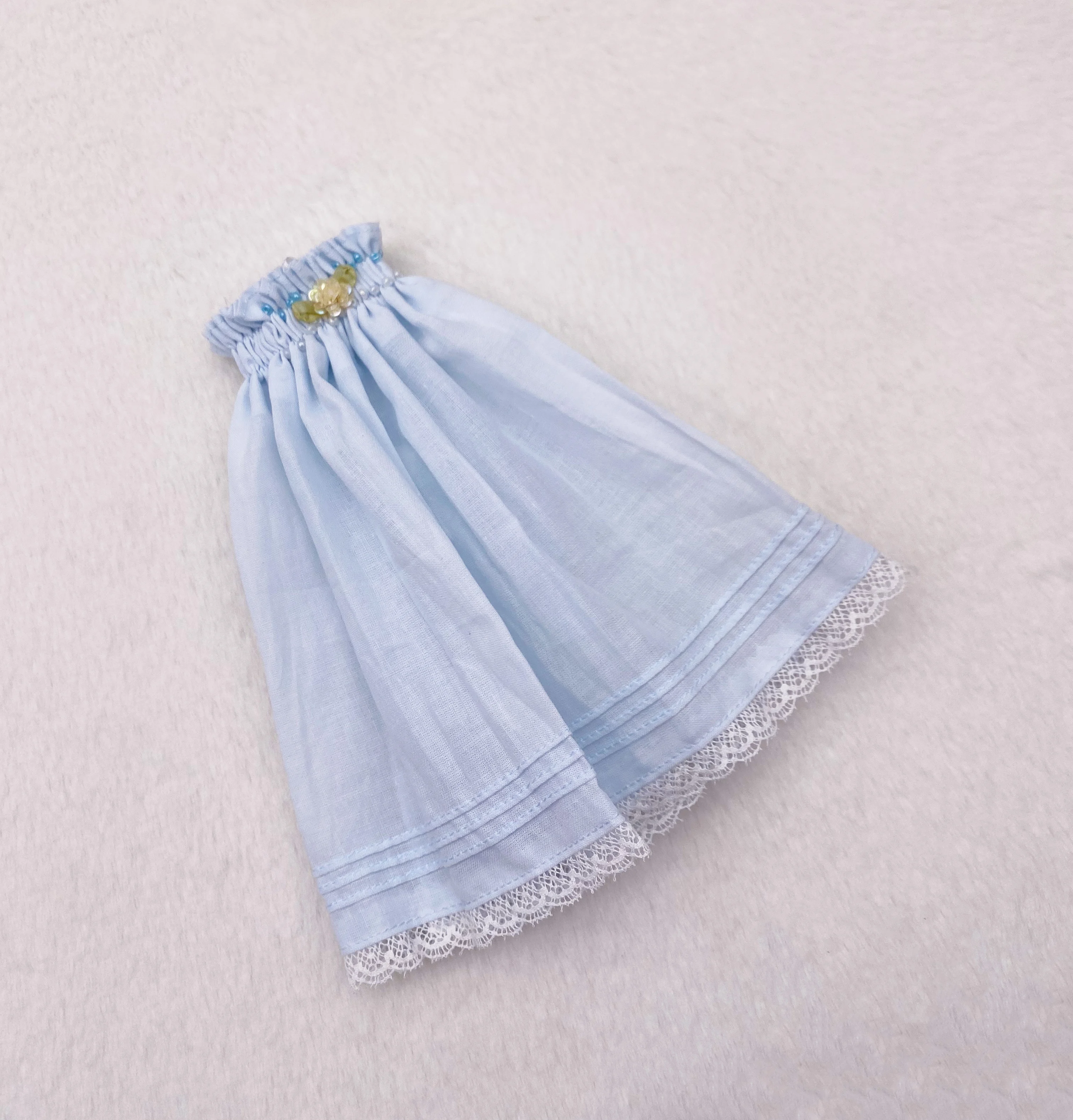 

Платье для кукол Dula 2026: светло-голубое макси-платье на тонких бретельках для кукол Blythe, OB24, OB22, Licca, JerryB 1/6. Аксессуары для кукол.