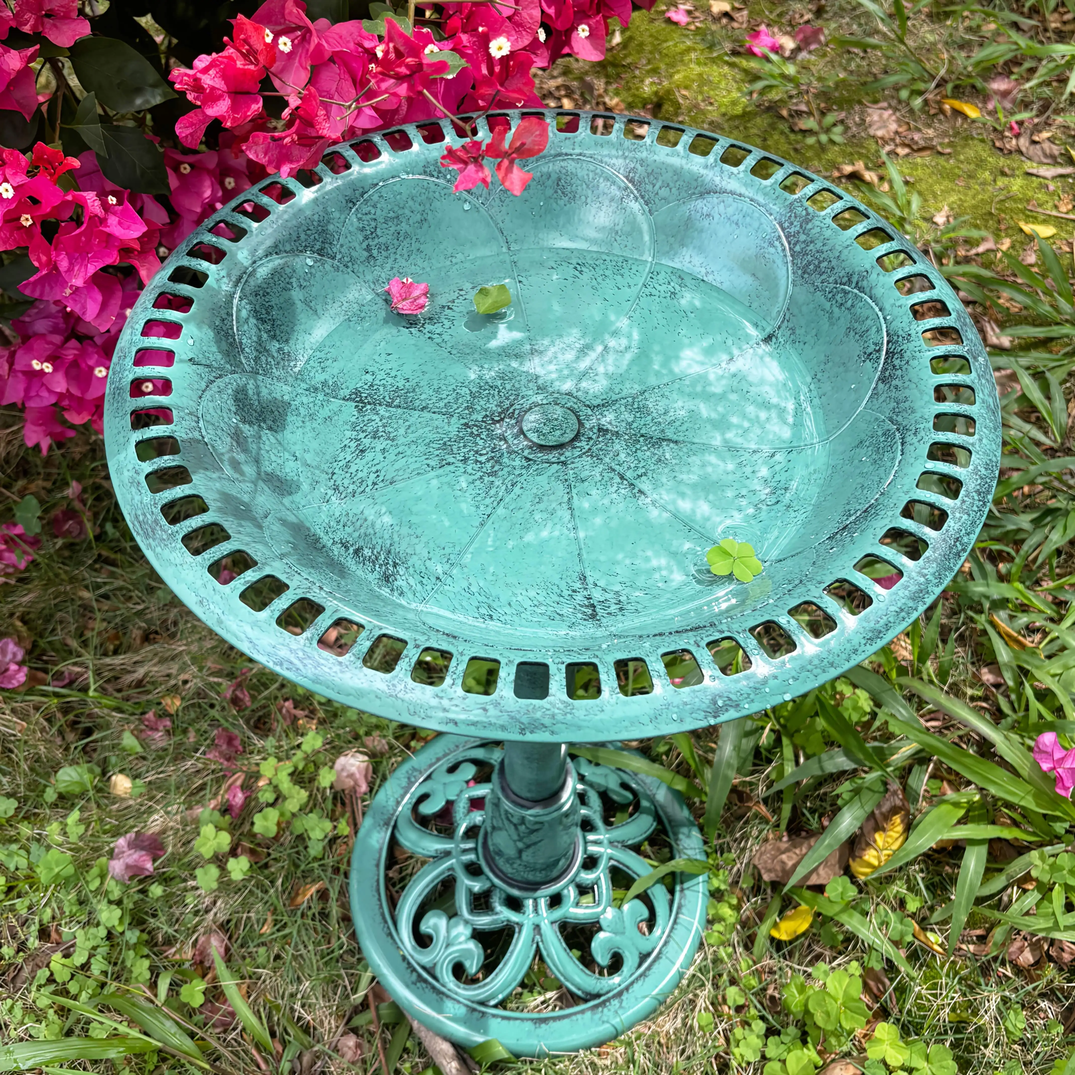 

Delightful Garden Bird Bath Pedestal - Attractive PP Material Outdoor Bird Feeder Station for Hummingbirds and Various Species