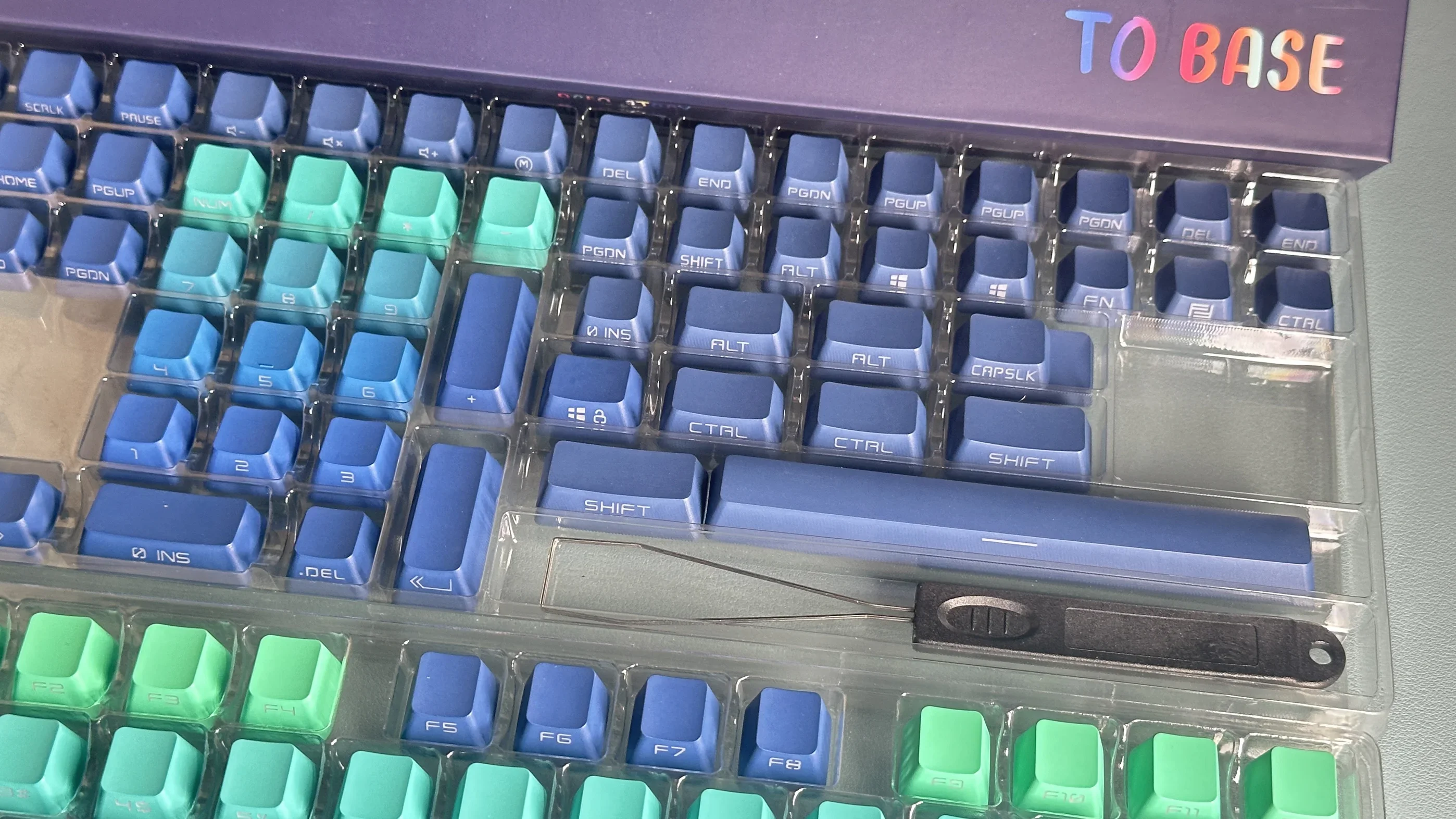 

Blue keycap translucent PBT side engraved OEM simple gradual change artist keyboard gift key