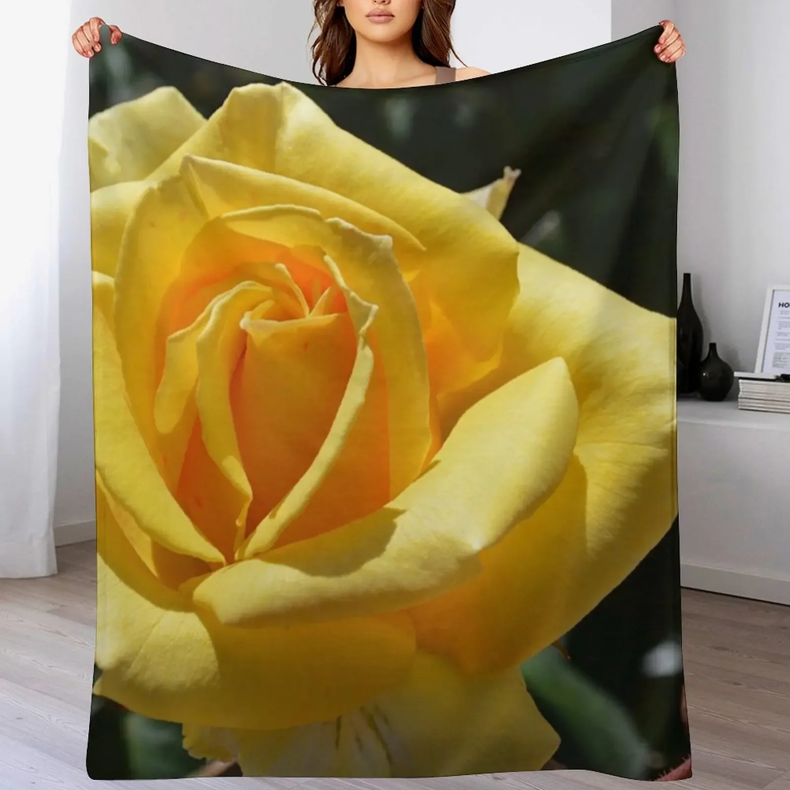 

Yellow Rose Throw Blanket Decorative Beds Moving Soft Plush Plaid Thin Blankets