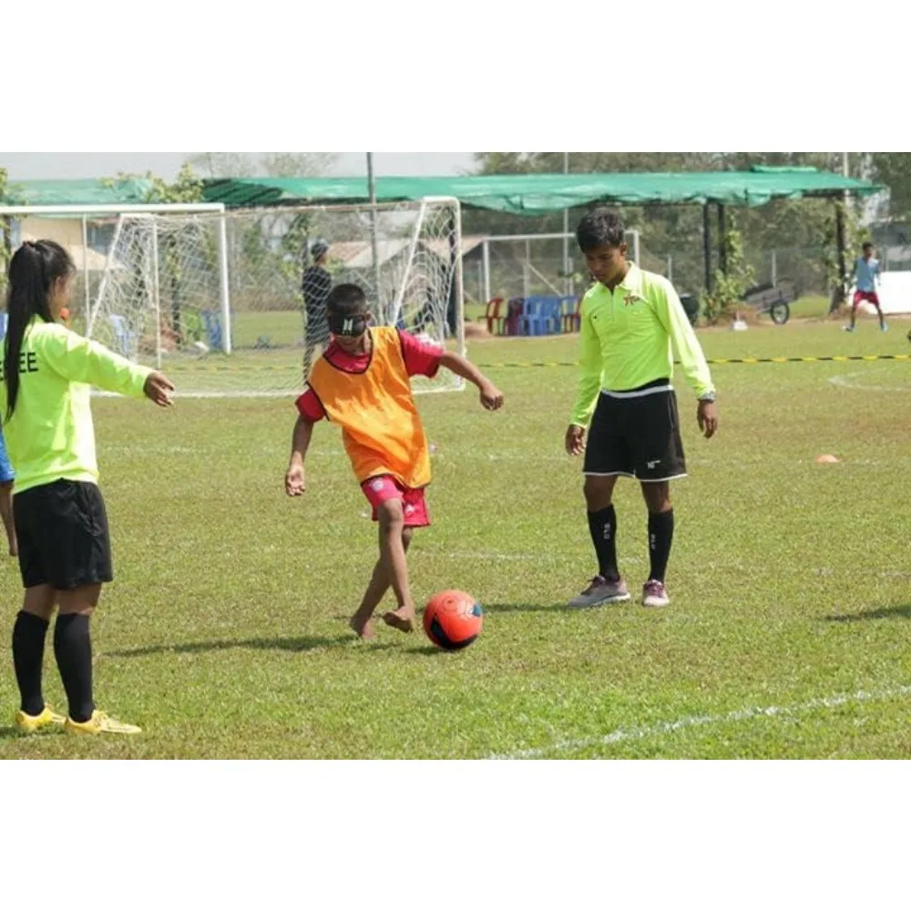 폴리에스터 눈가리개 스포츠 마스크 세트와 저반발 축구공, 5인제 축구 경기에 이상적