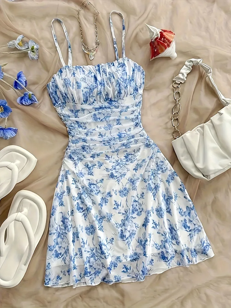 Vestido francés con tirantes, vestido camisola Floral, minivestido Sexy ajustado, cintura elegante, conjunto de protección solar para vacaciones en la playa de verano