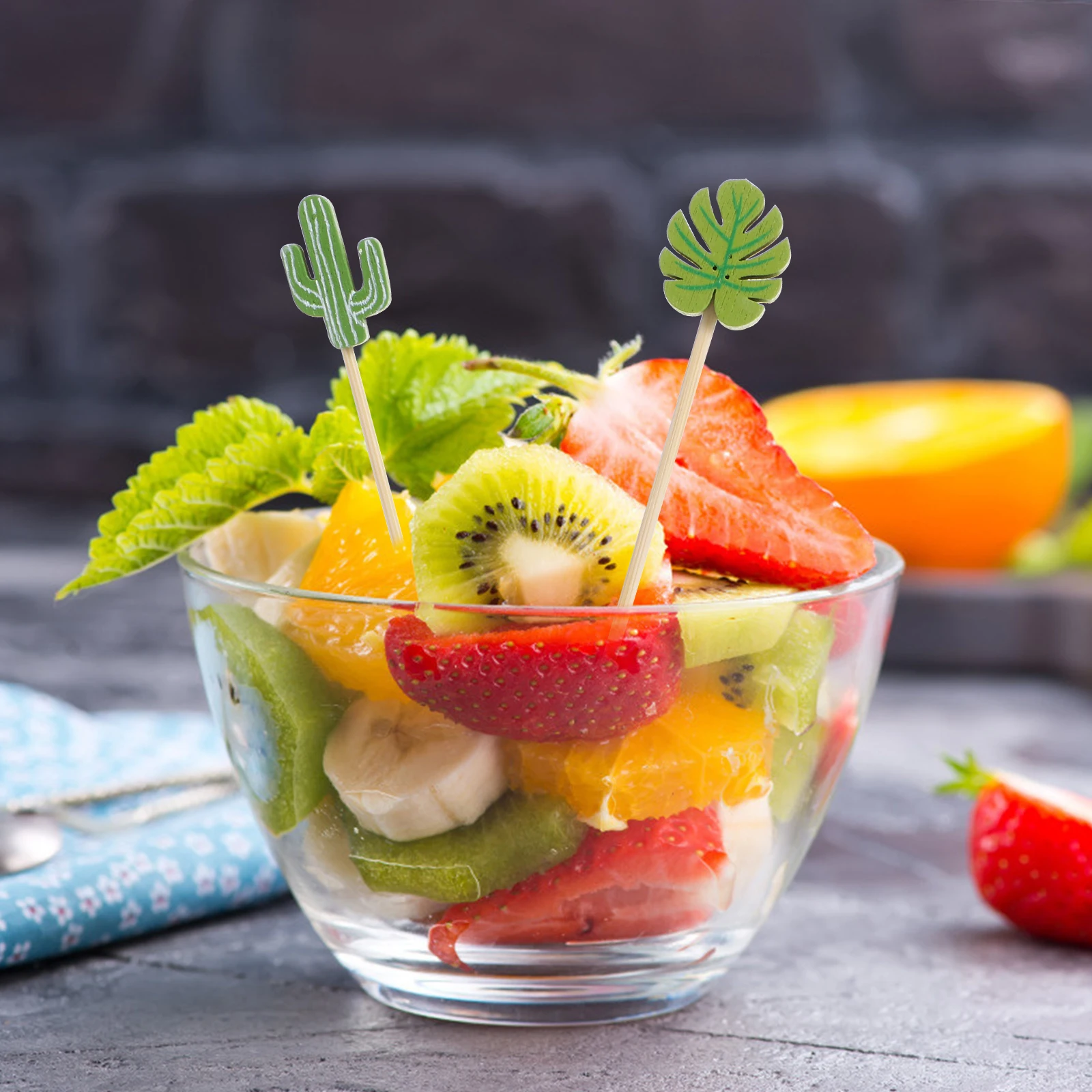 

100pcs Hawaiian Cocktail Picks Fine Workmanship Dessert Cake Decoration Premium Material Party Table Decor Fruit Toppers