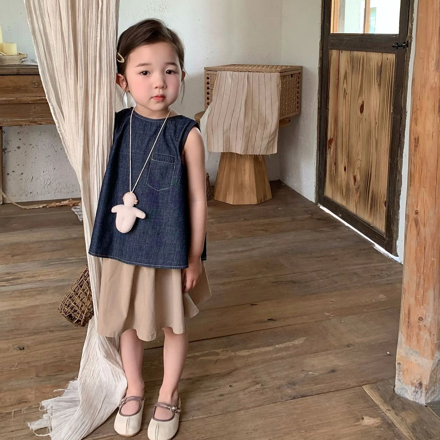 

Girls Top 2024 Summer New Childrens Clothes Korean Style Childrens Wear Sleeveless Denim Shirt Girls Summer Denim Top Simple