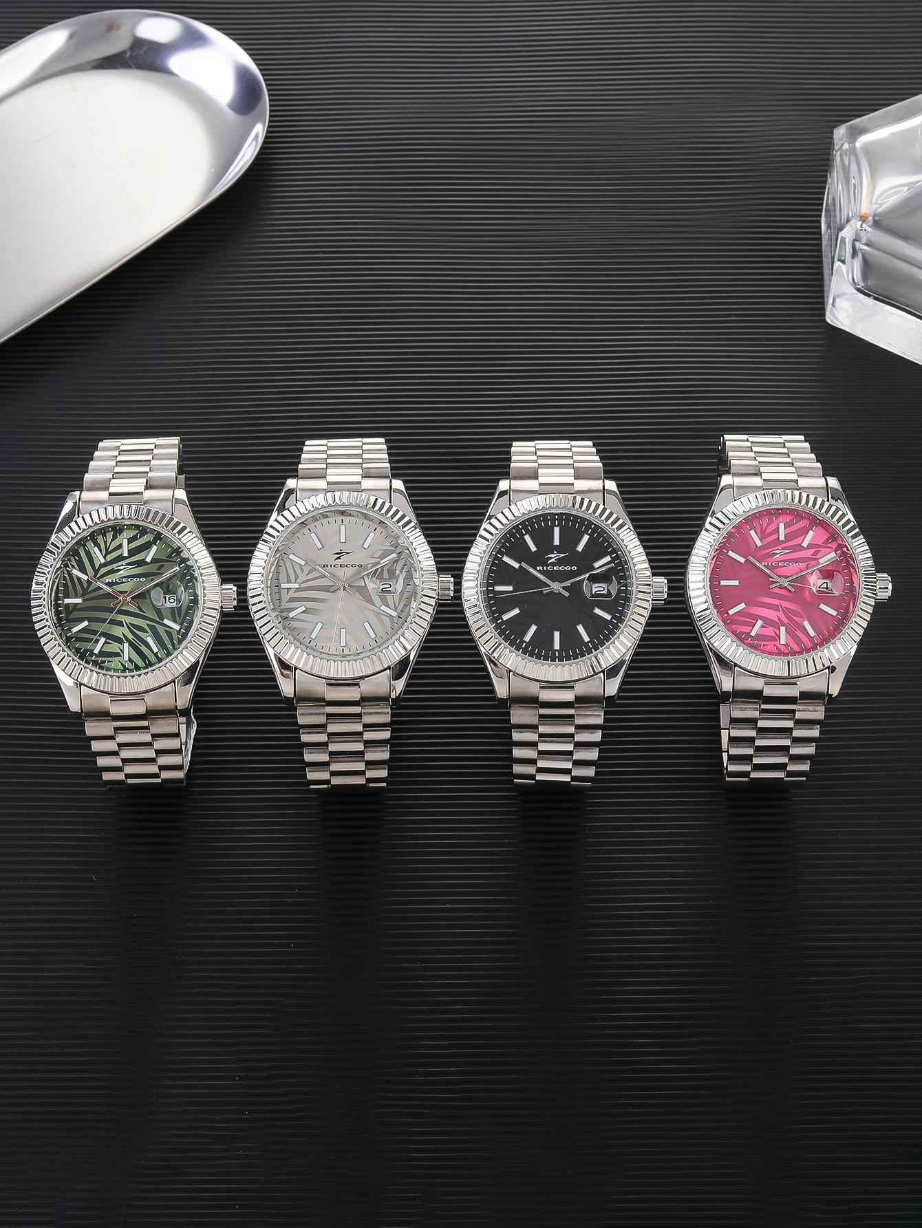 

Изысканные кварцевые часы Ricecgo, деловой стиль, серебряный корпус, ремешок из нержавеющей стали, круглый циферблат, подходят для праздничных подарков и повседневного ношения